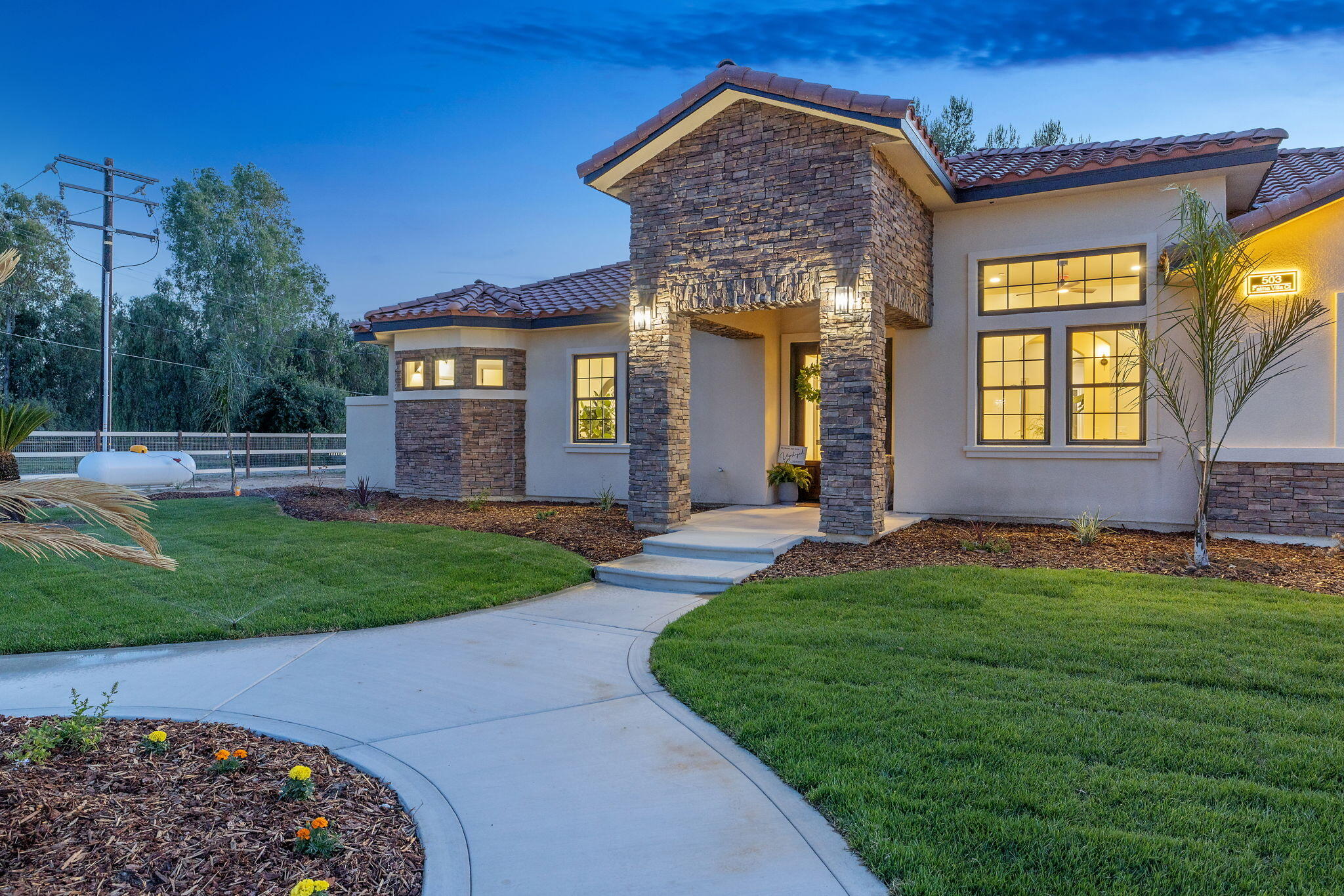503 E Palm Ct, Exeter, CA 93221