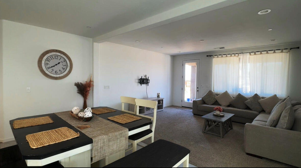 1532 W Tyler Ct, Visalia, CA 93291