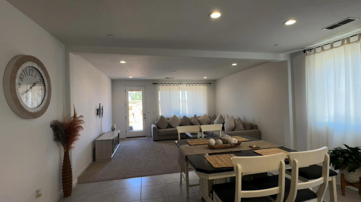 1532 W Tyler Ct, Visalia, CA 93291