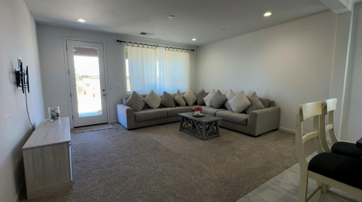 1532 W Tyler Ct, Visalia, CA 93291