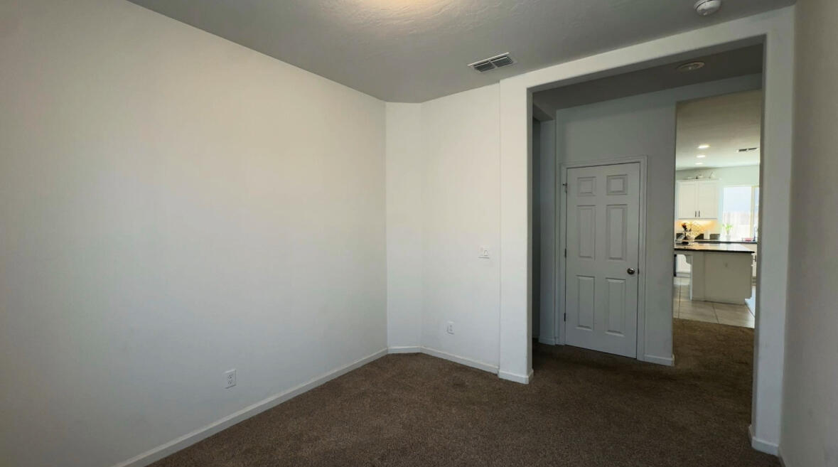 1532 W Tyler Ct, Visalia, CA 93291