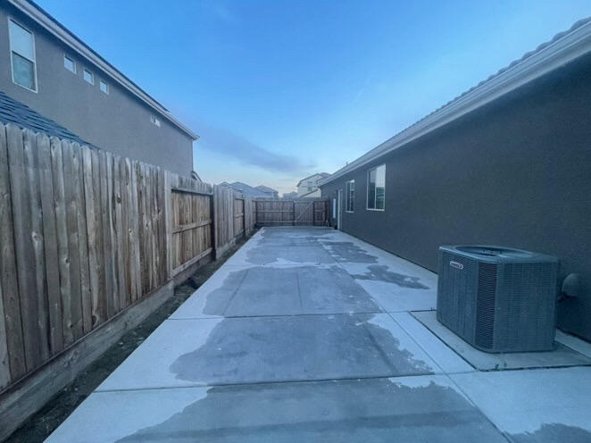 1532 W Tyler Ct, Visalia, CA 93291