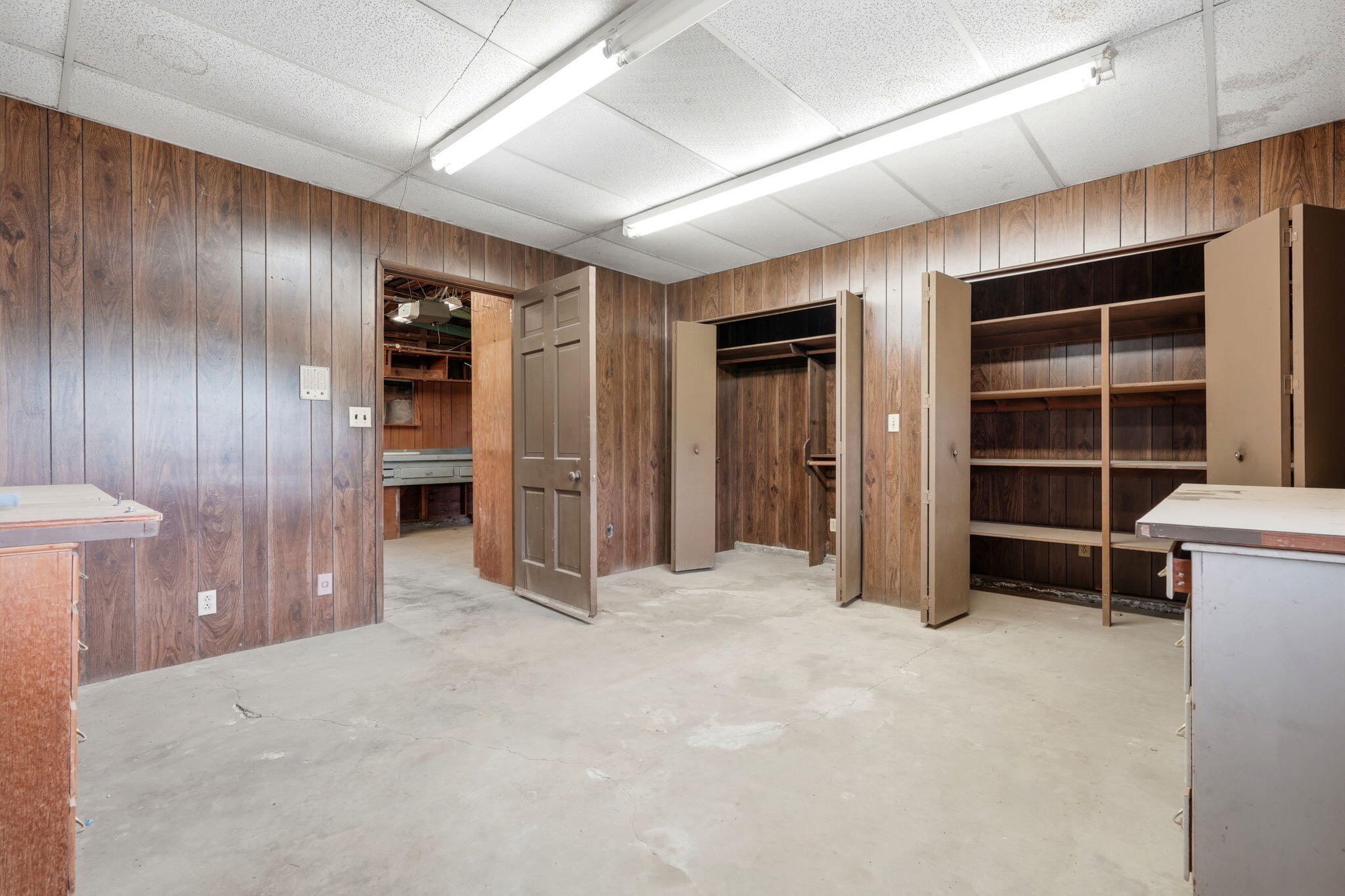 1361 N Oaks St, Tulare, CA 93274