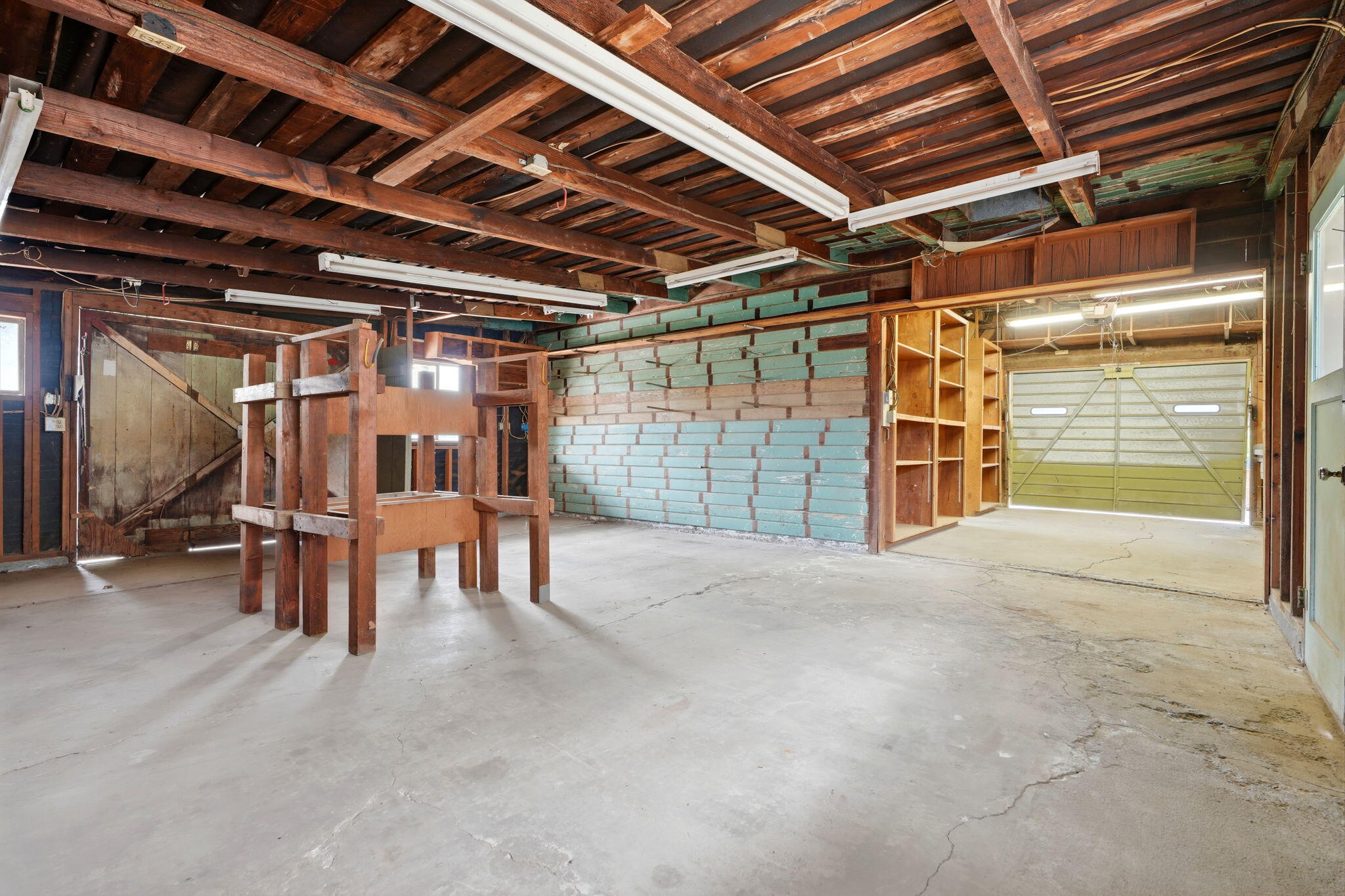 1361 N Oaks St, Tulare, CA 93274