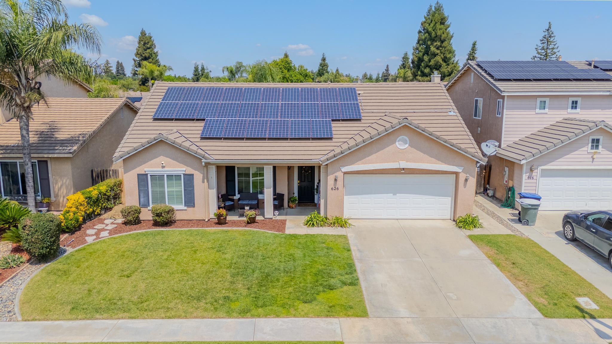 626 W Loyola Ave, Visalia, CA 93277