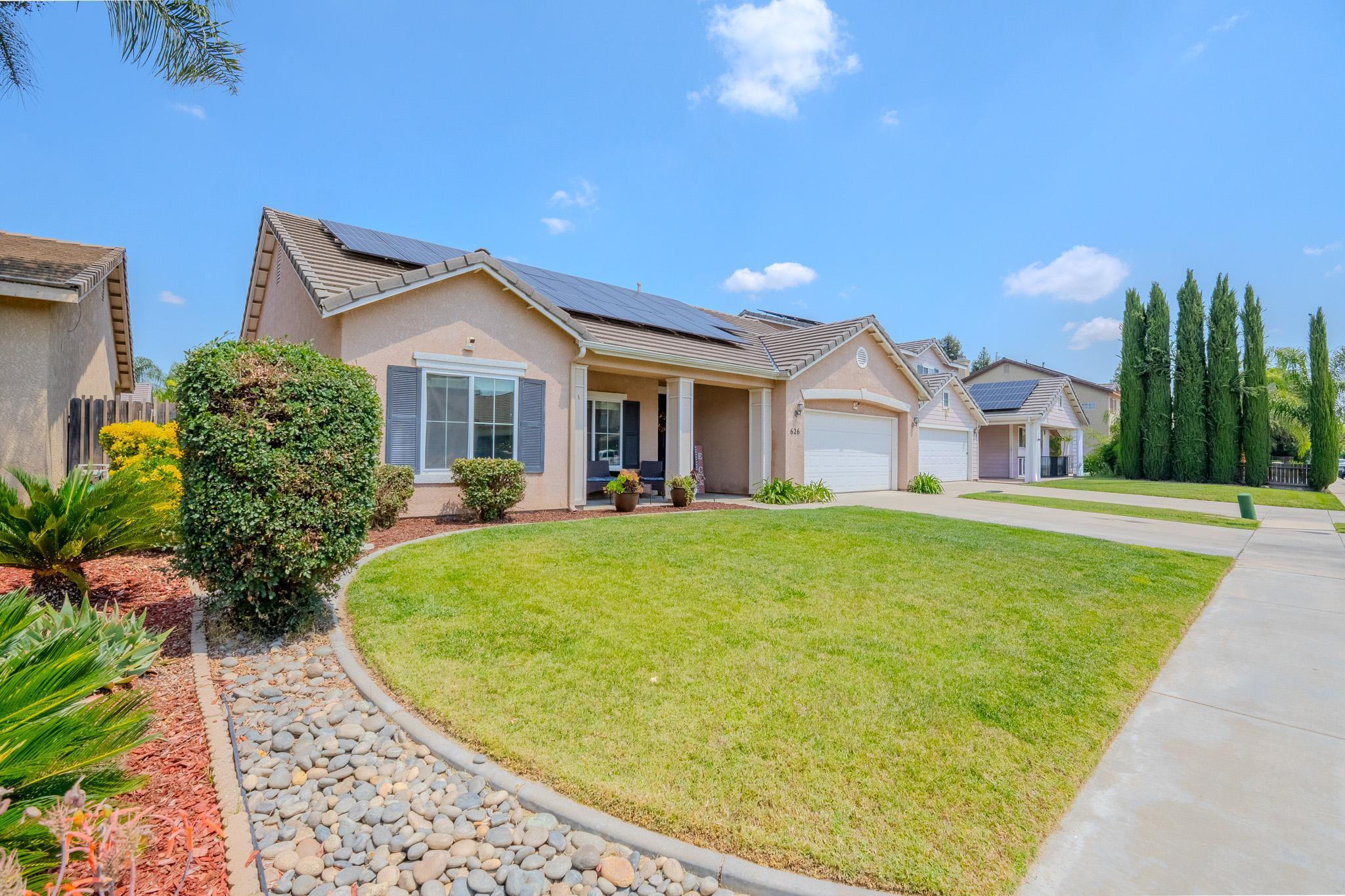 626 W Loyola Ave, Visalia, CA 93277
