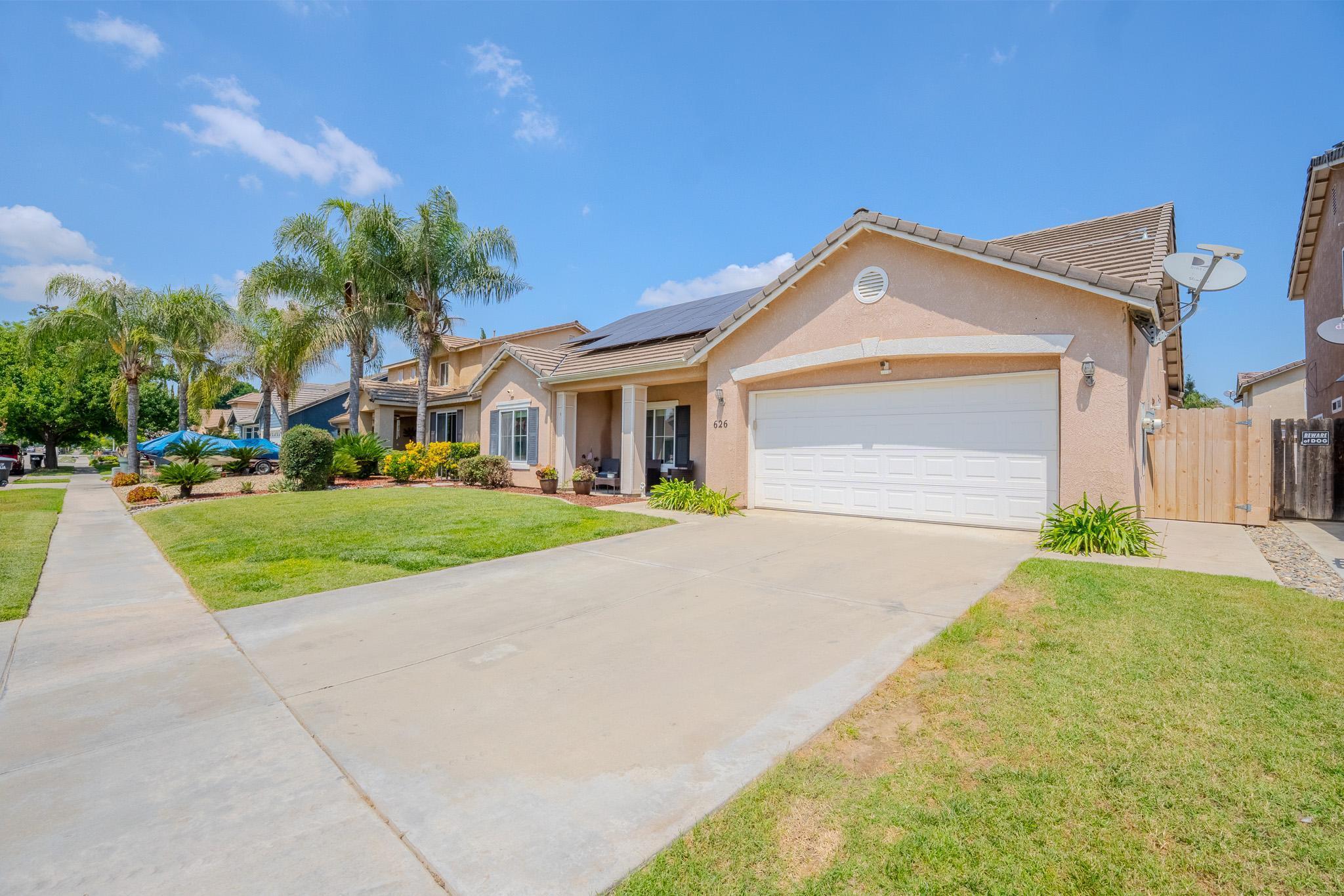 626 W Loyola Ave, Visalia, CA 93277