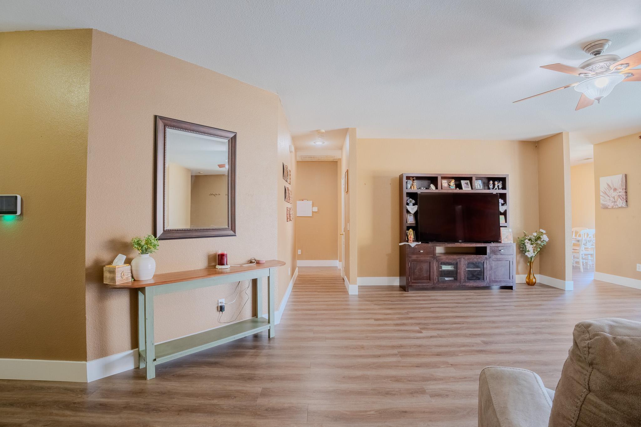 626 W Loyola Ave, Visalia, CA 93277