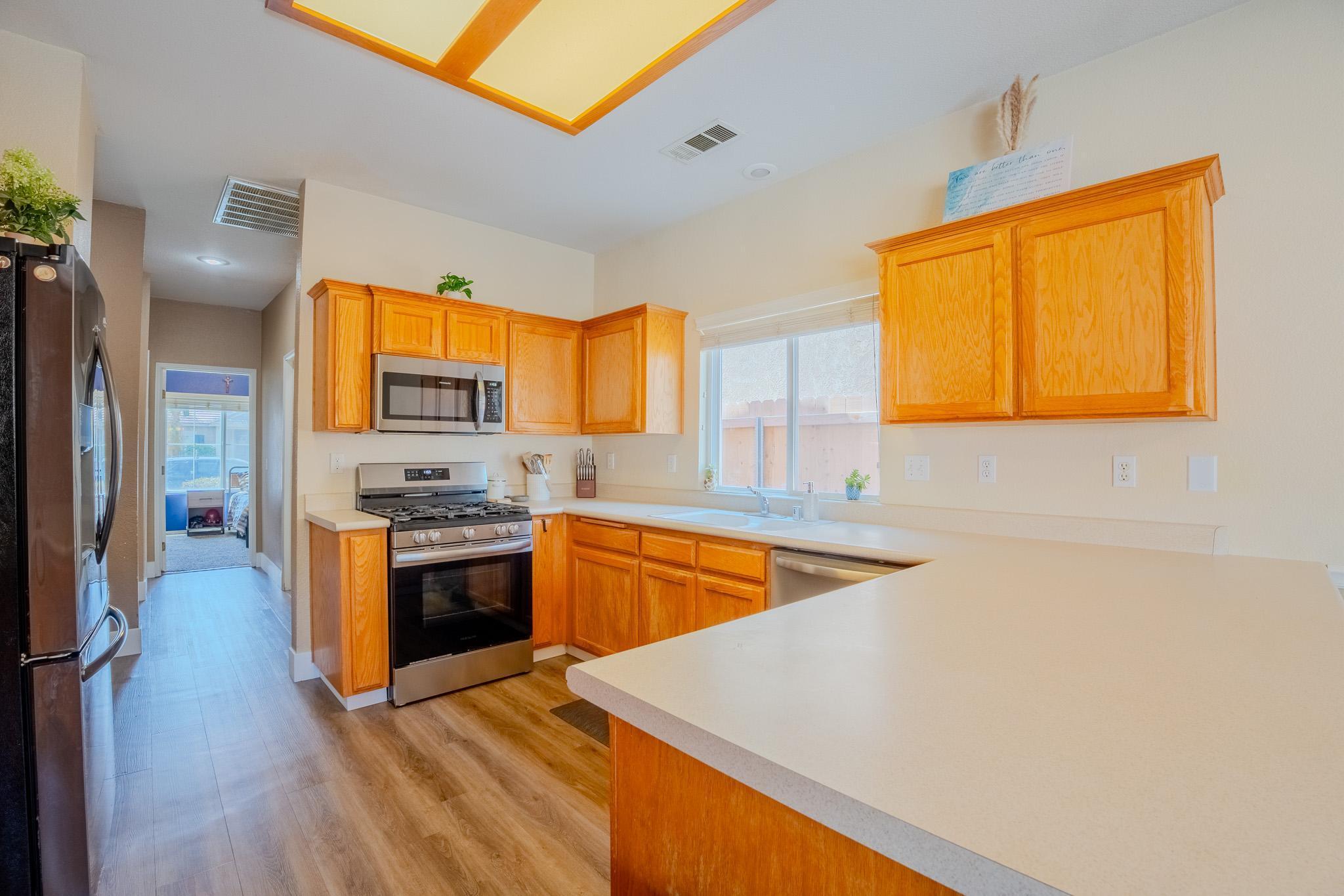 626 W Loyola Ave, Visalia, CA 93277