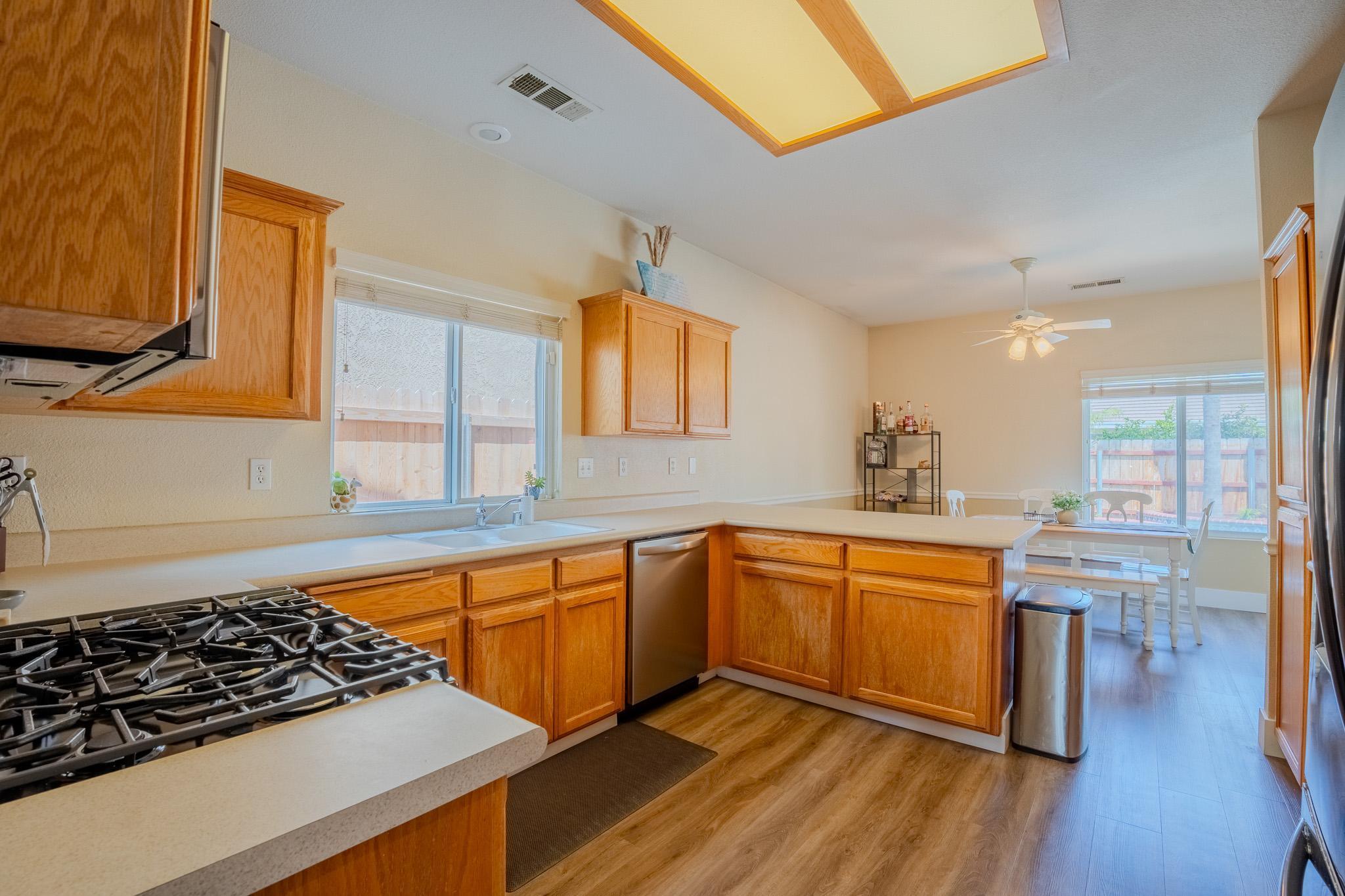 626 W Loyola Ave, Visalia, CA 93277