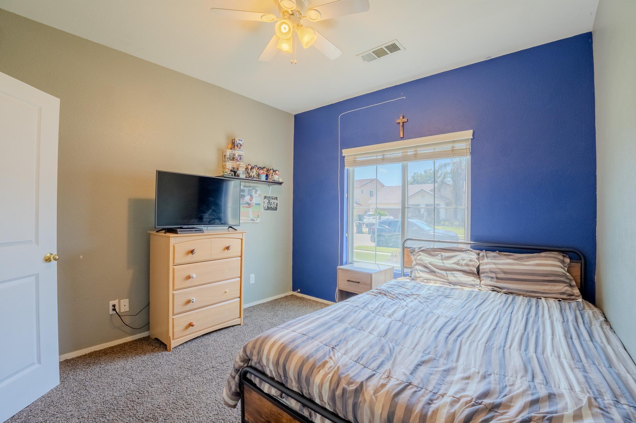 626 W Loyola Ave, Visalia, CA 93277