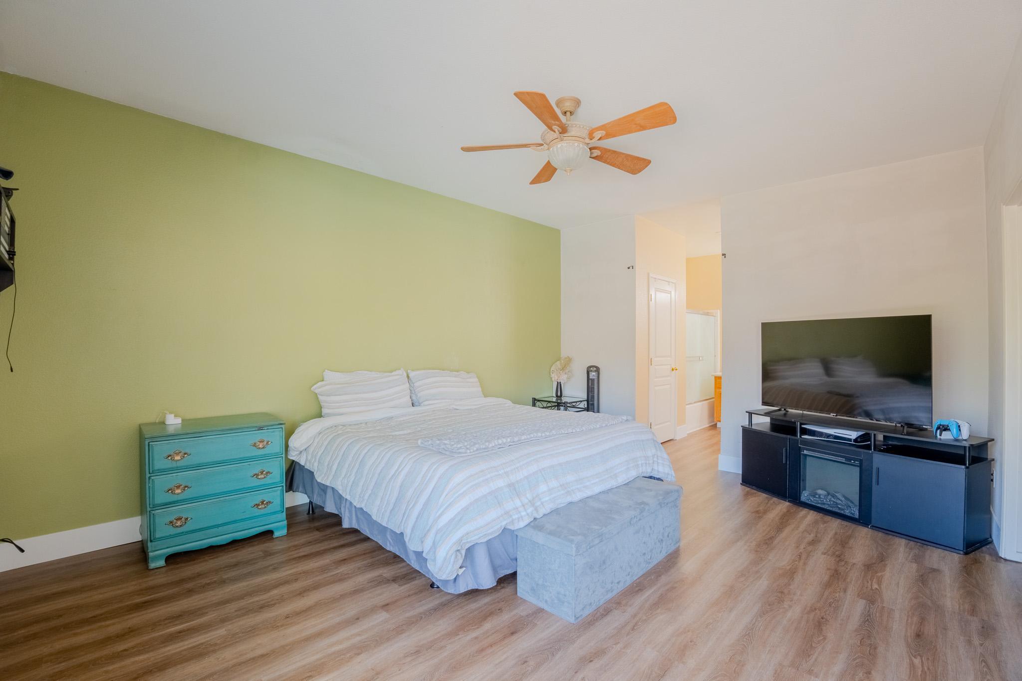 626 W Loyola Ave, Visalia, CA 93277