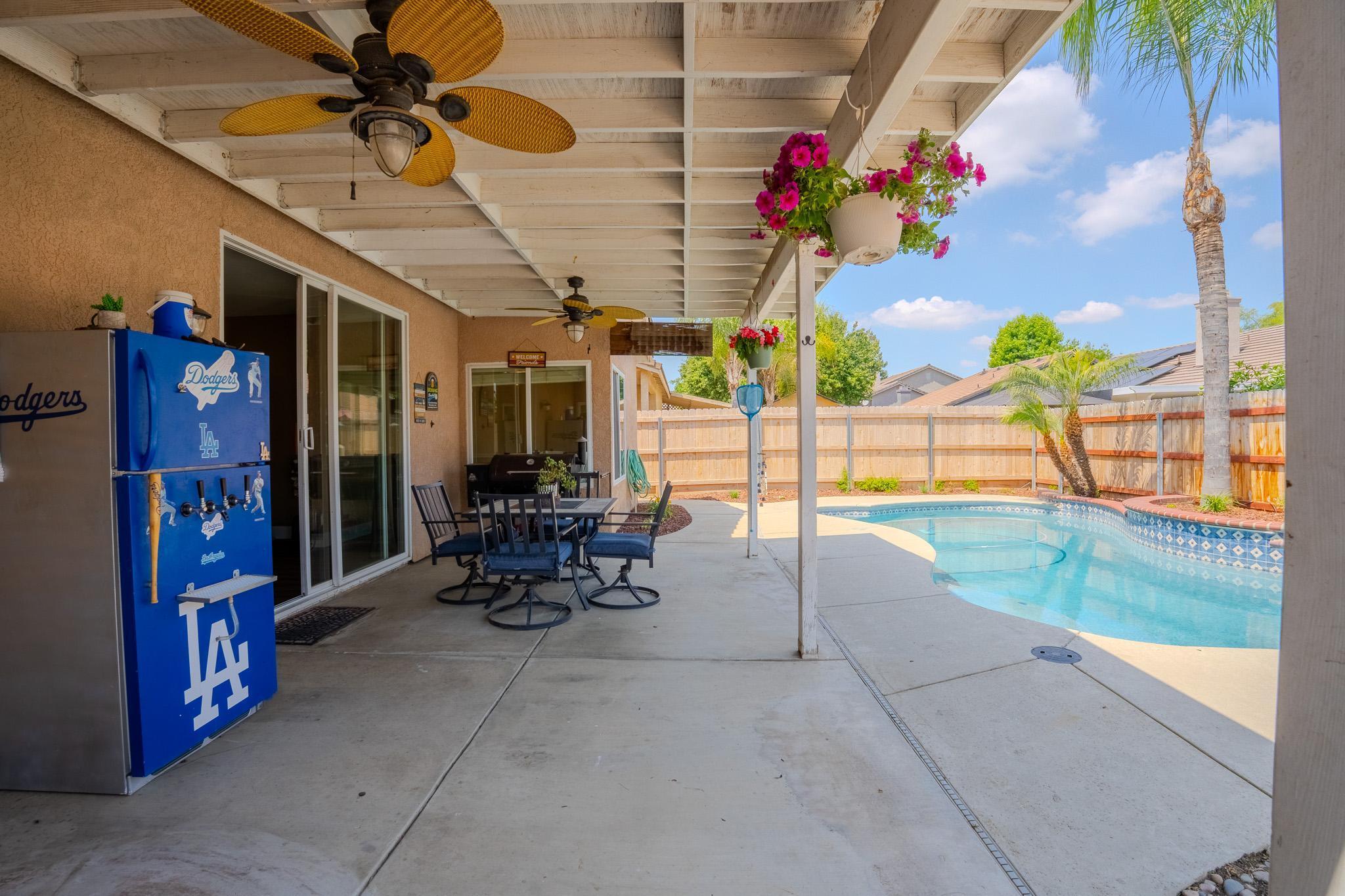 626 W Loyola Ave, Visalia, CA 93277
