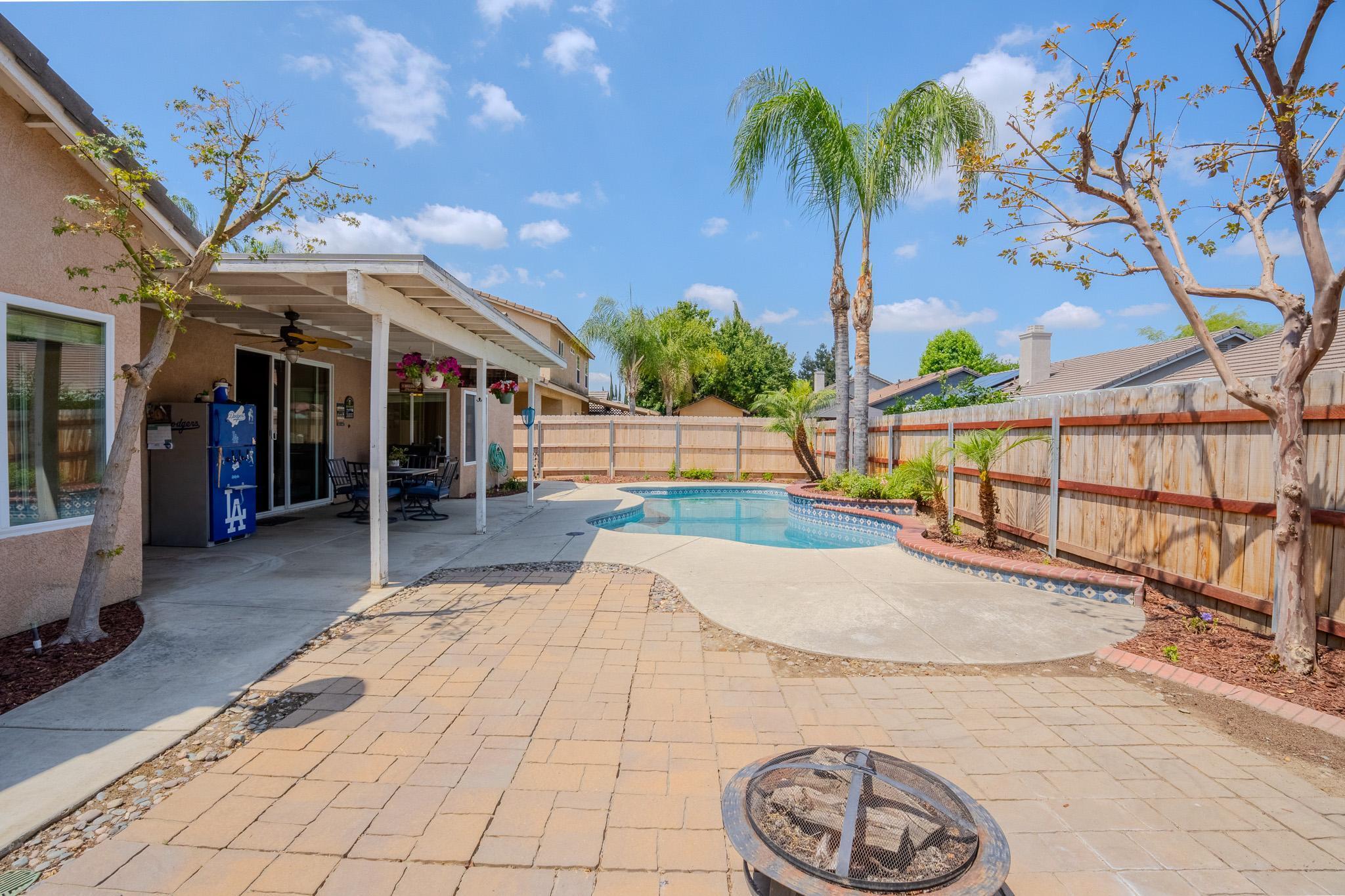 626 W Loyola Ave, Visalia, CA 93277
