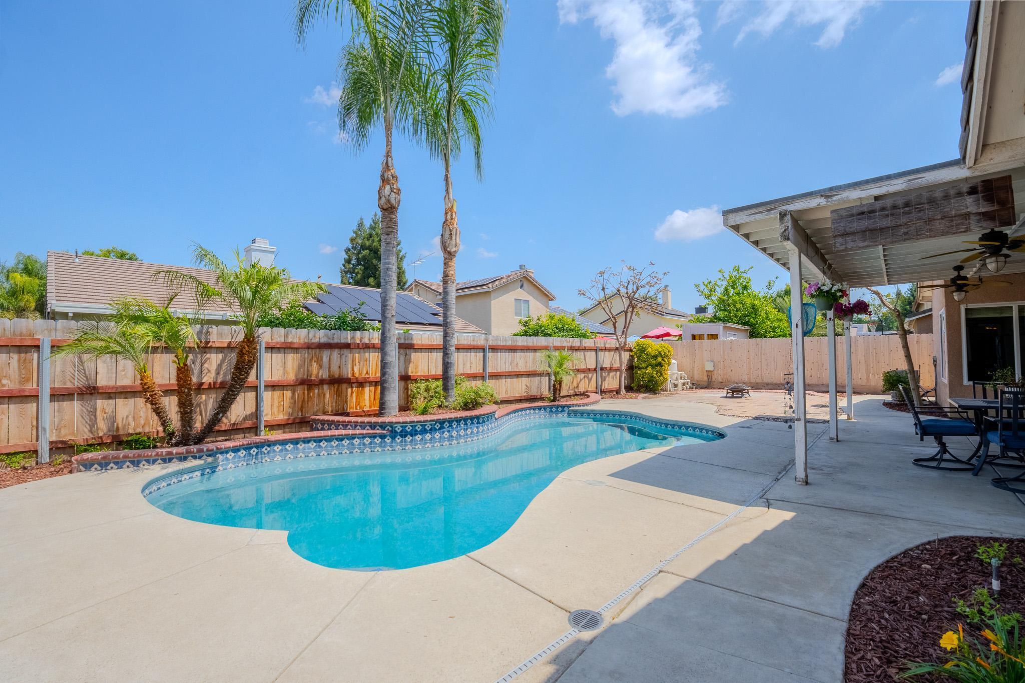 626 W Loyola Ave, Visalia, CA 93277