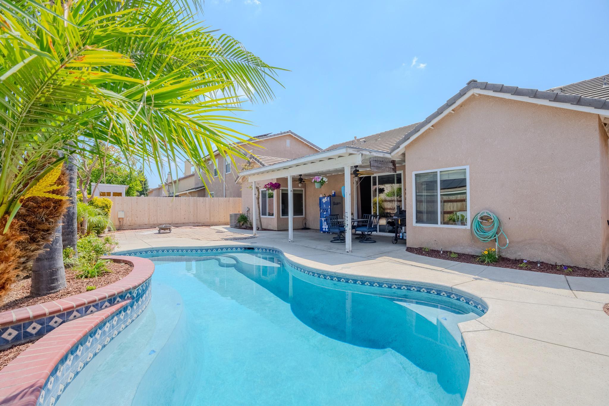 626 W Loyola Ave, Visalia, CA 93277