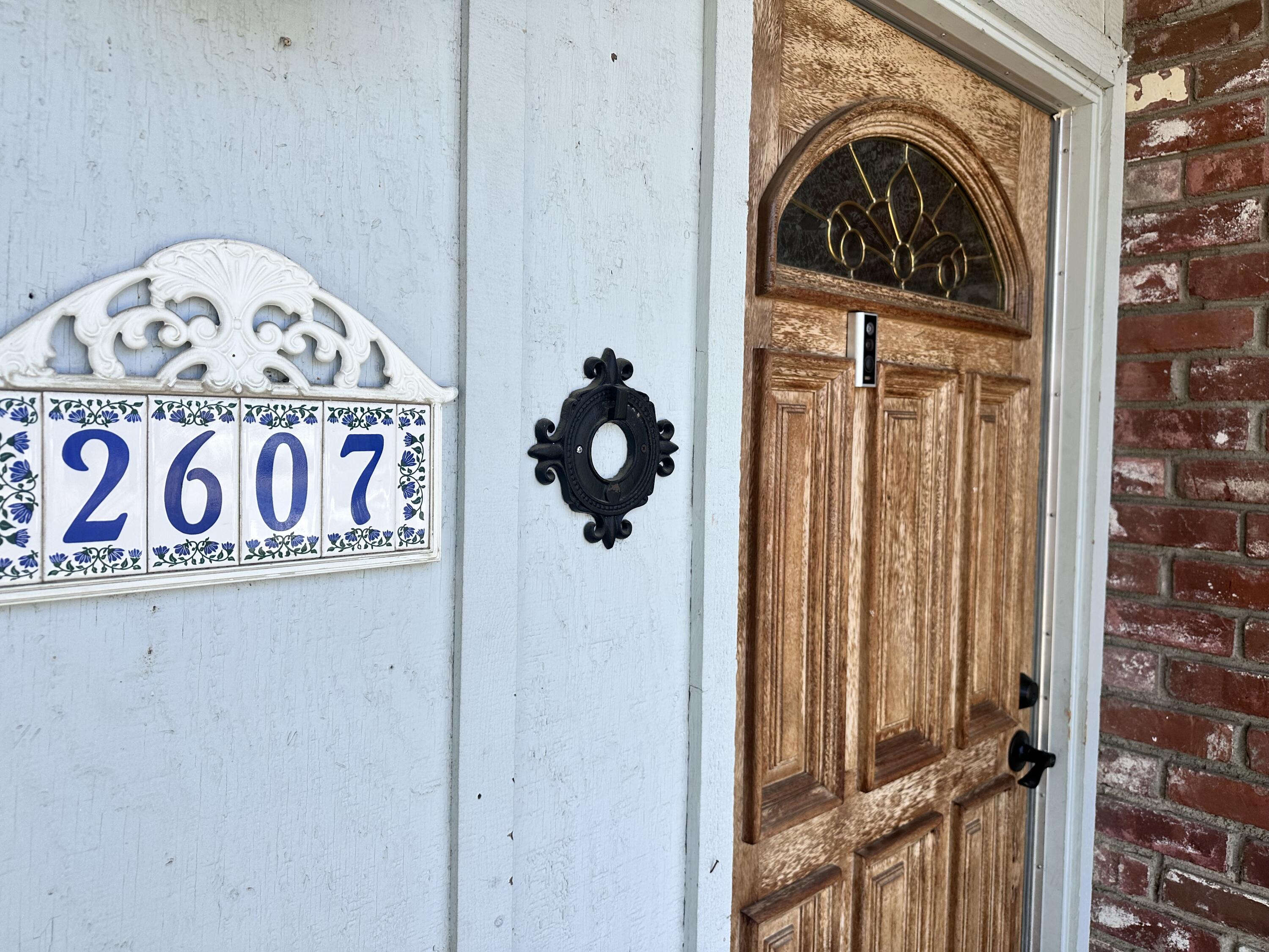 2607 W Country Ave, Visalia, CA 93277