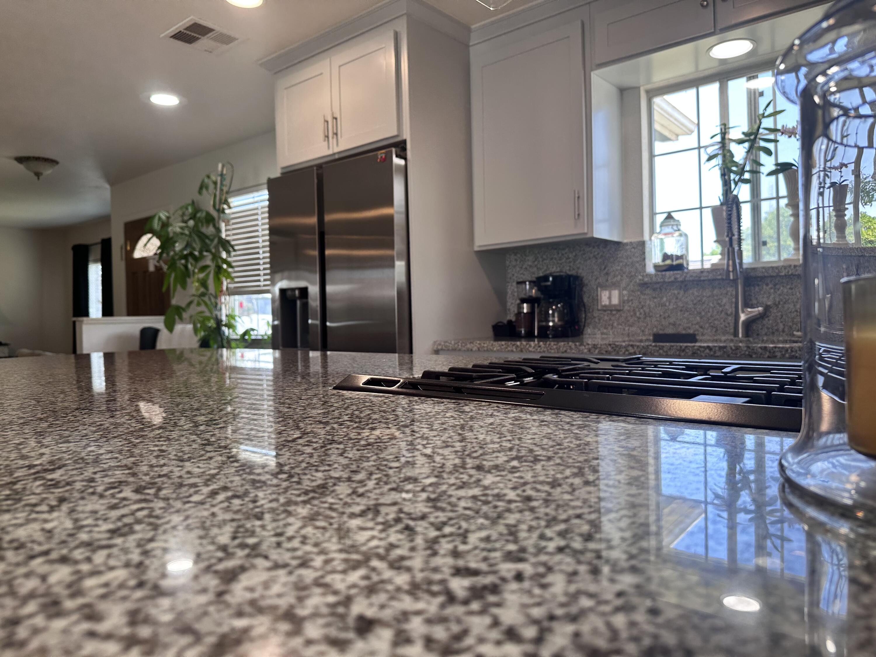 2607 W Country Ave, Visalia, CA 93277