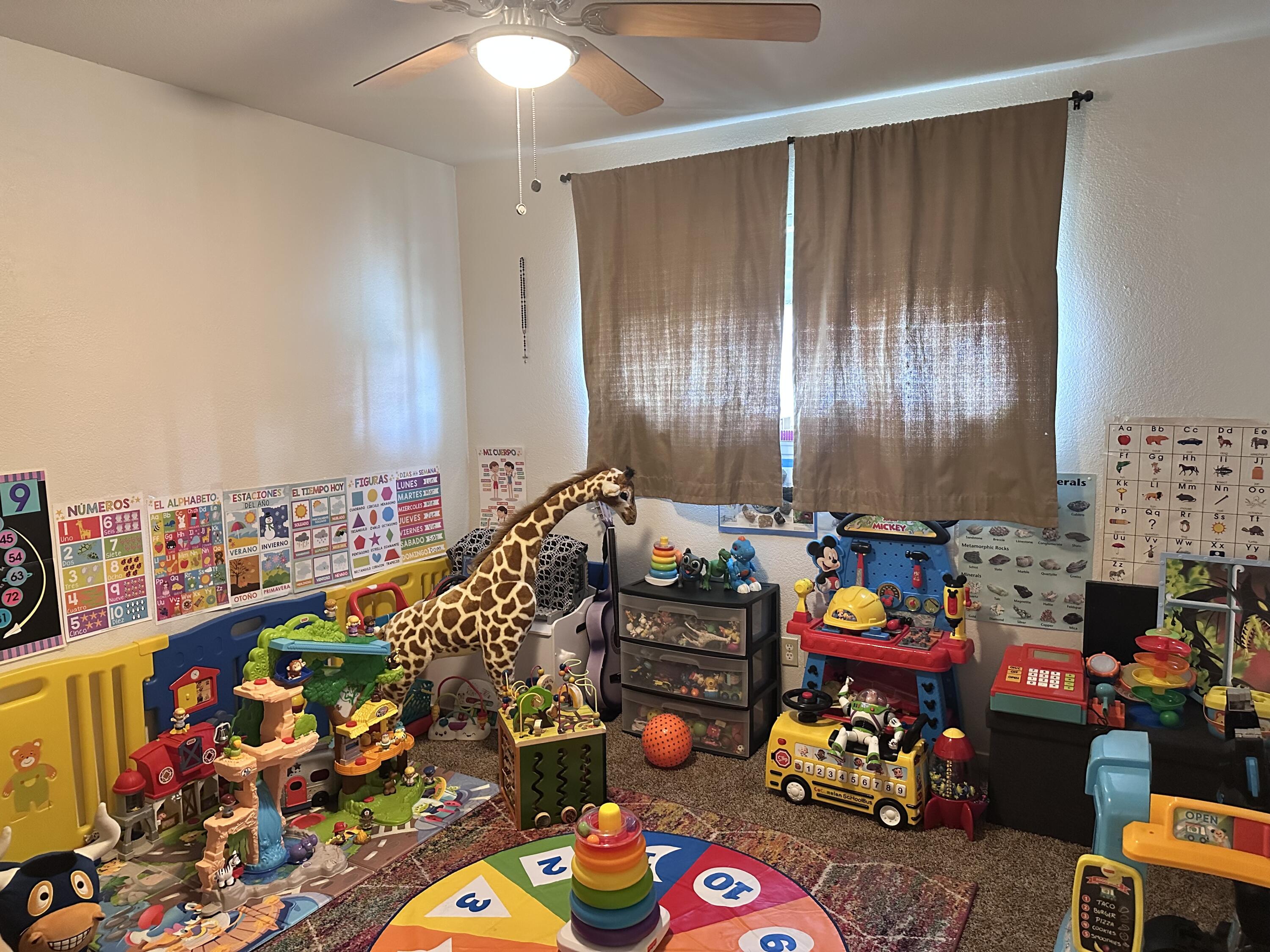 2607 W Country Ave, Visalia, CA 93277
