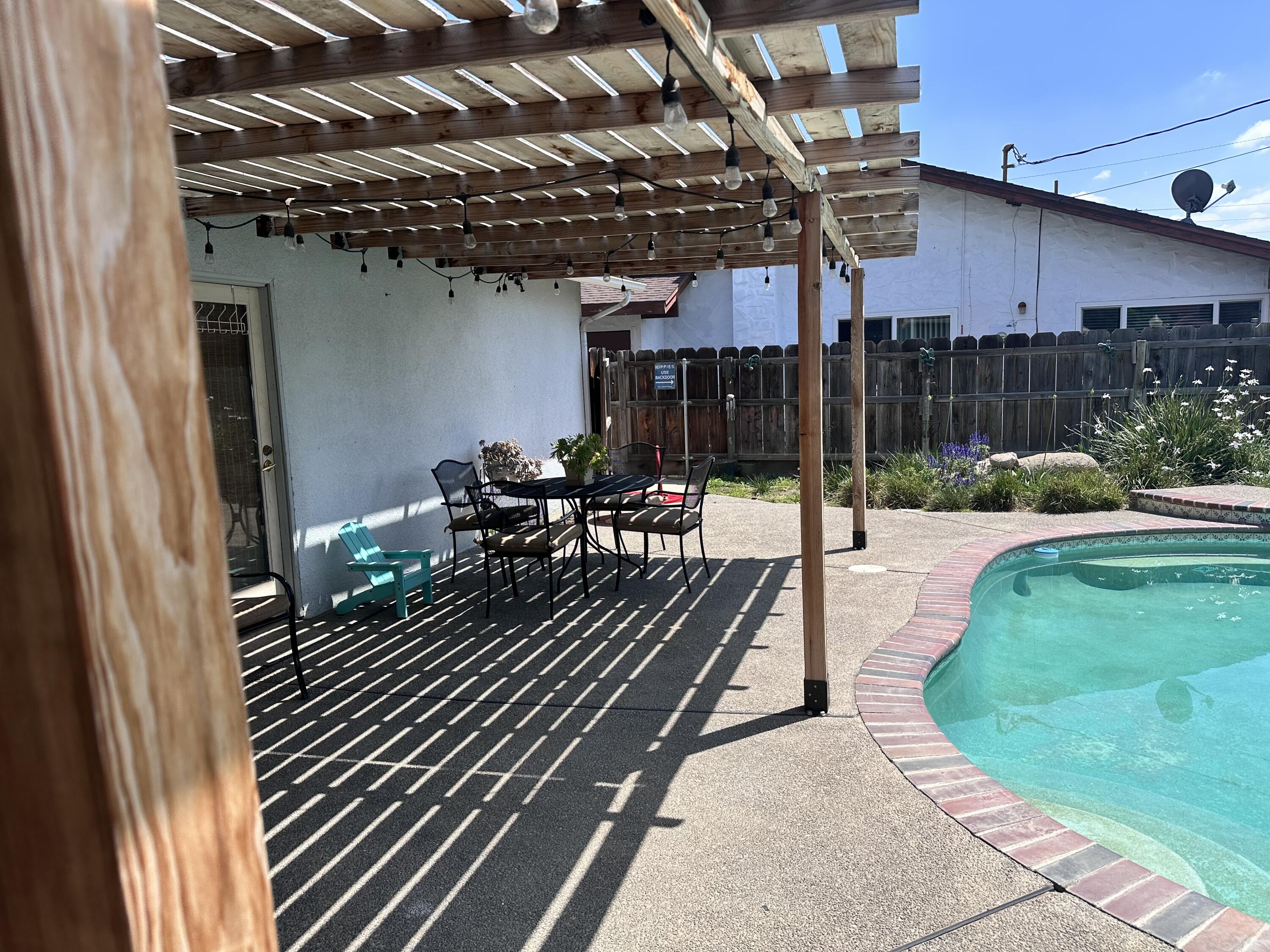 2607 W Country Ave, Visalia, CA 93277