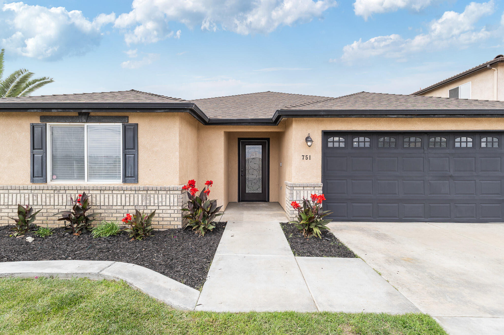 751 S Indiana St, Porterville, CA 93257
