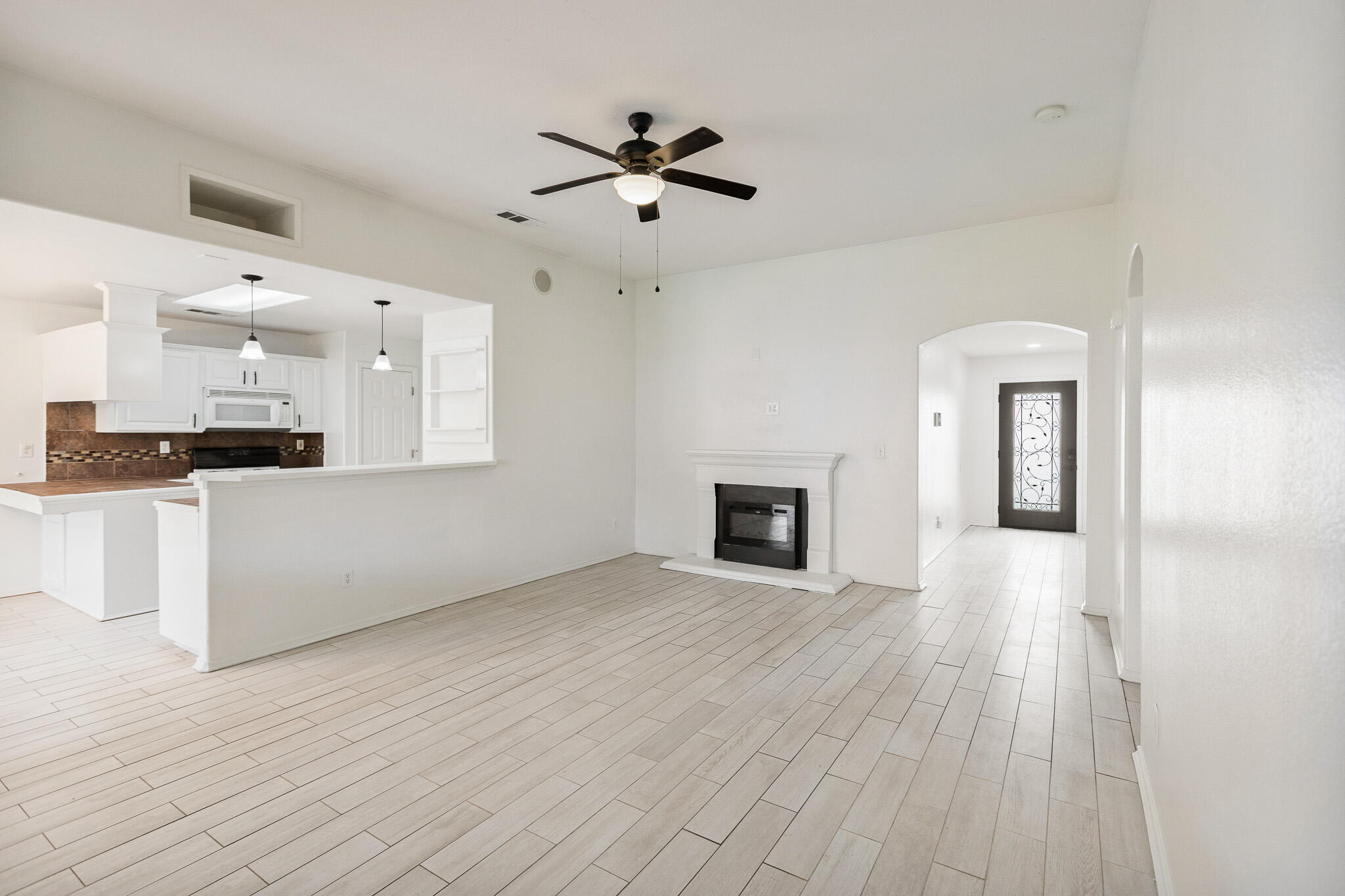 751 S Indiana St, Porterville, CA 93257