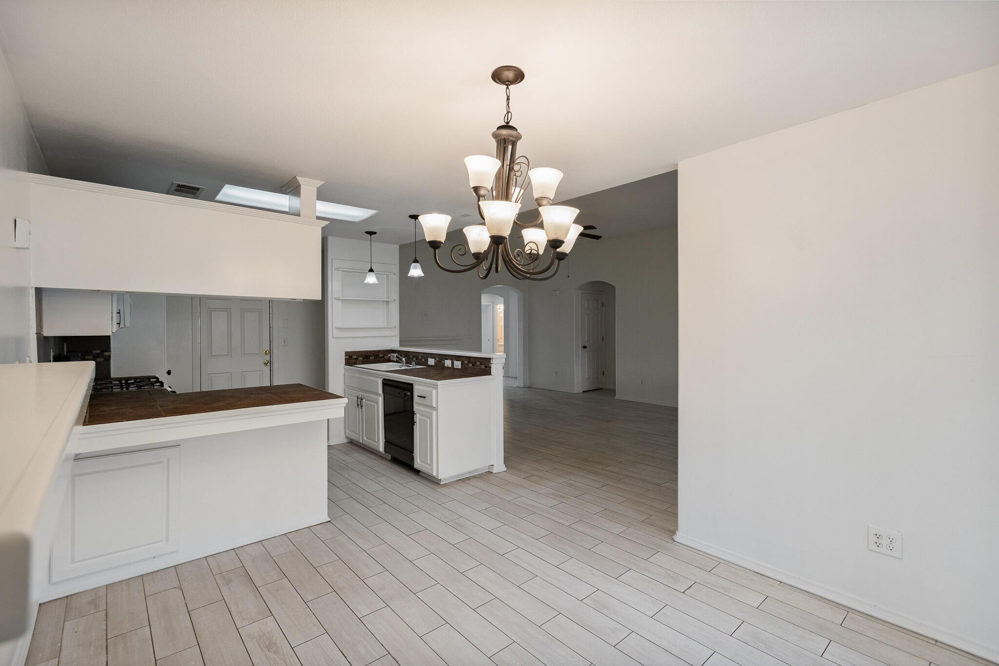 751 S Indiana St, Porterville, CA 93257