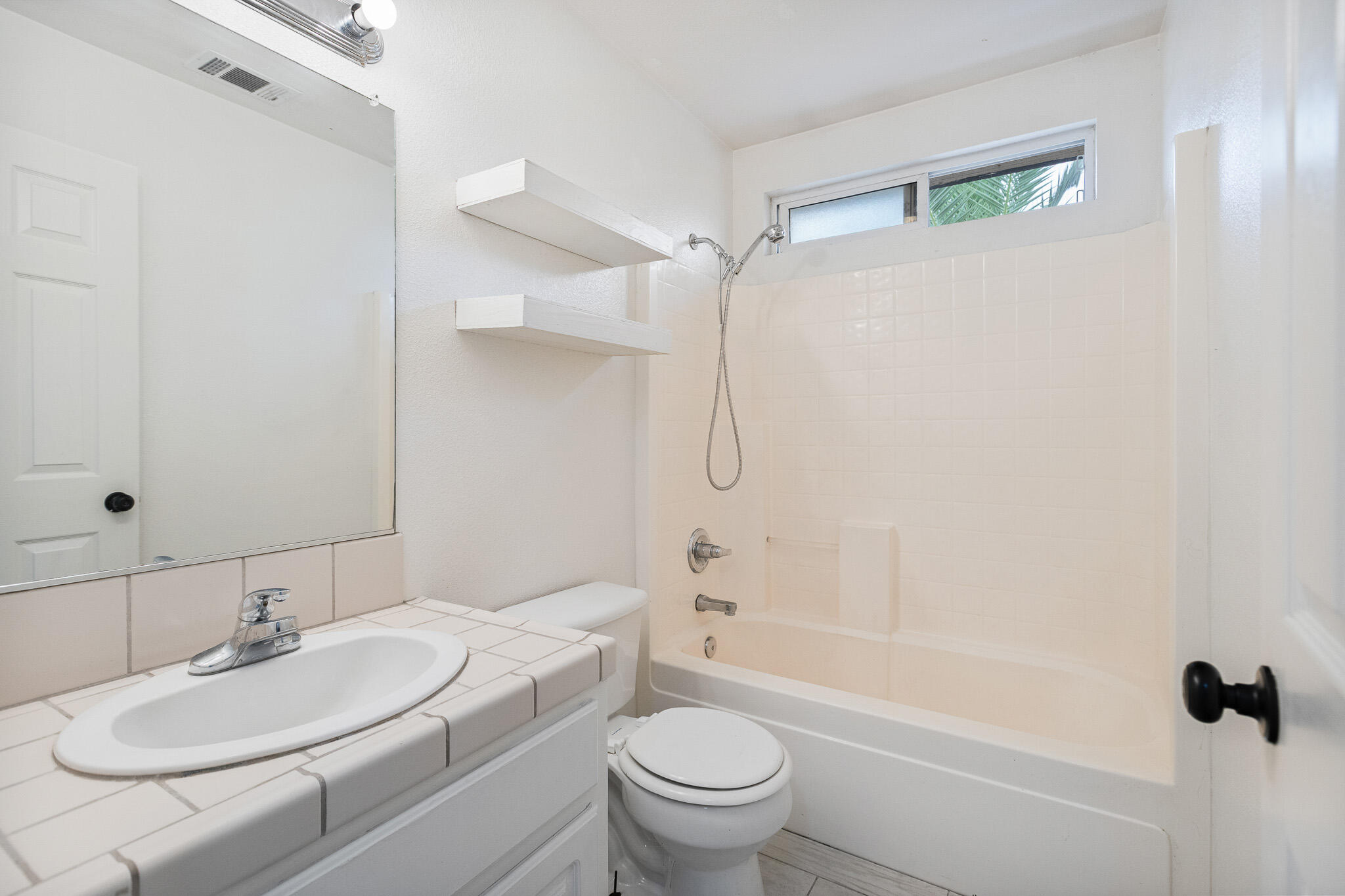751 S Indiana St, Porterville, CA 93257