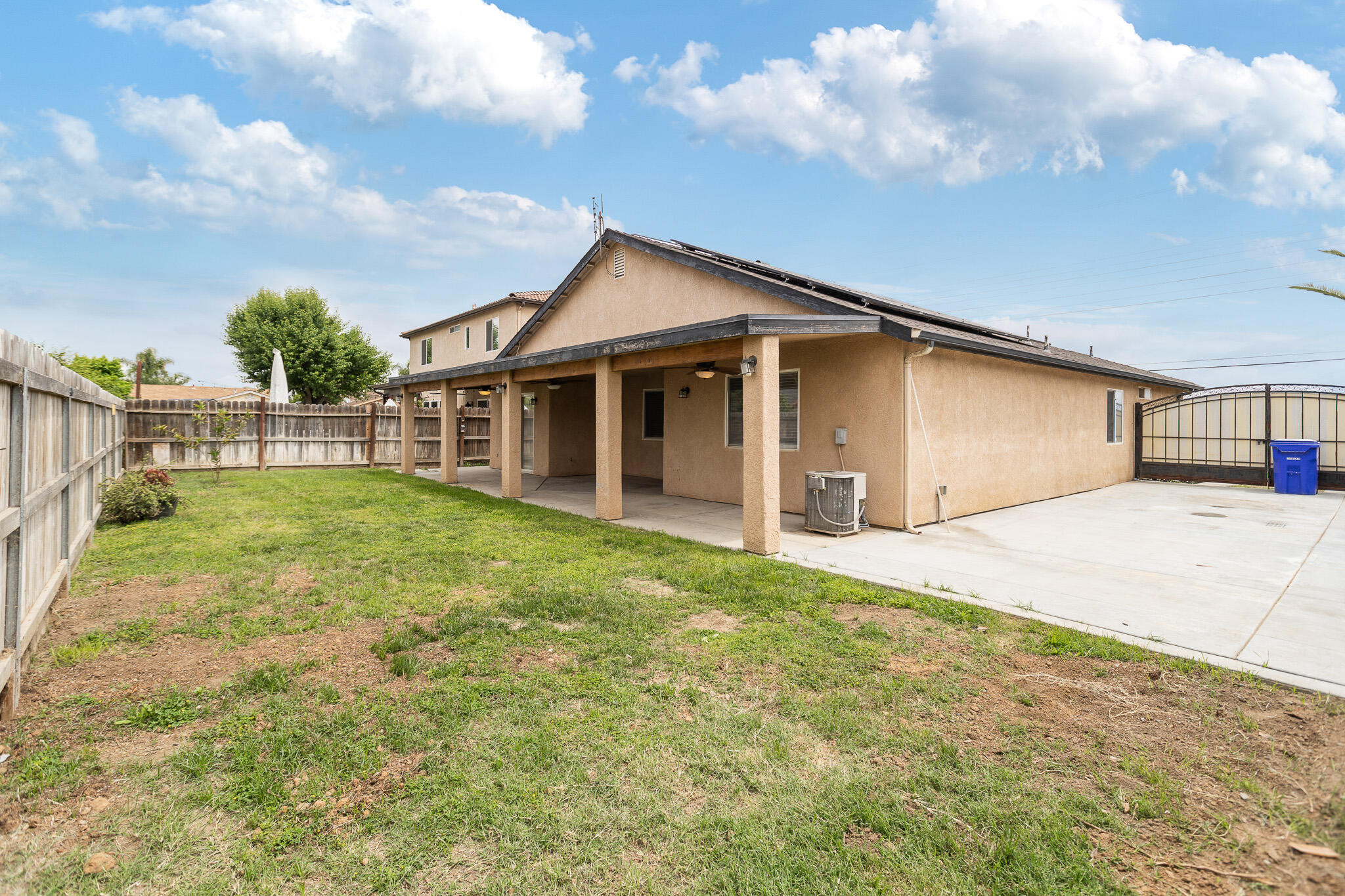 751 S Indiana St, Porterville, CA 93257