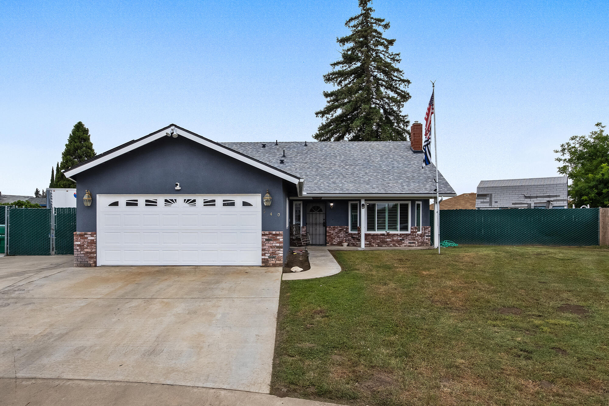 640 Piccadilly Ln, Porterville, CA 93257