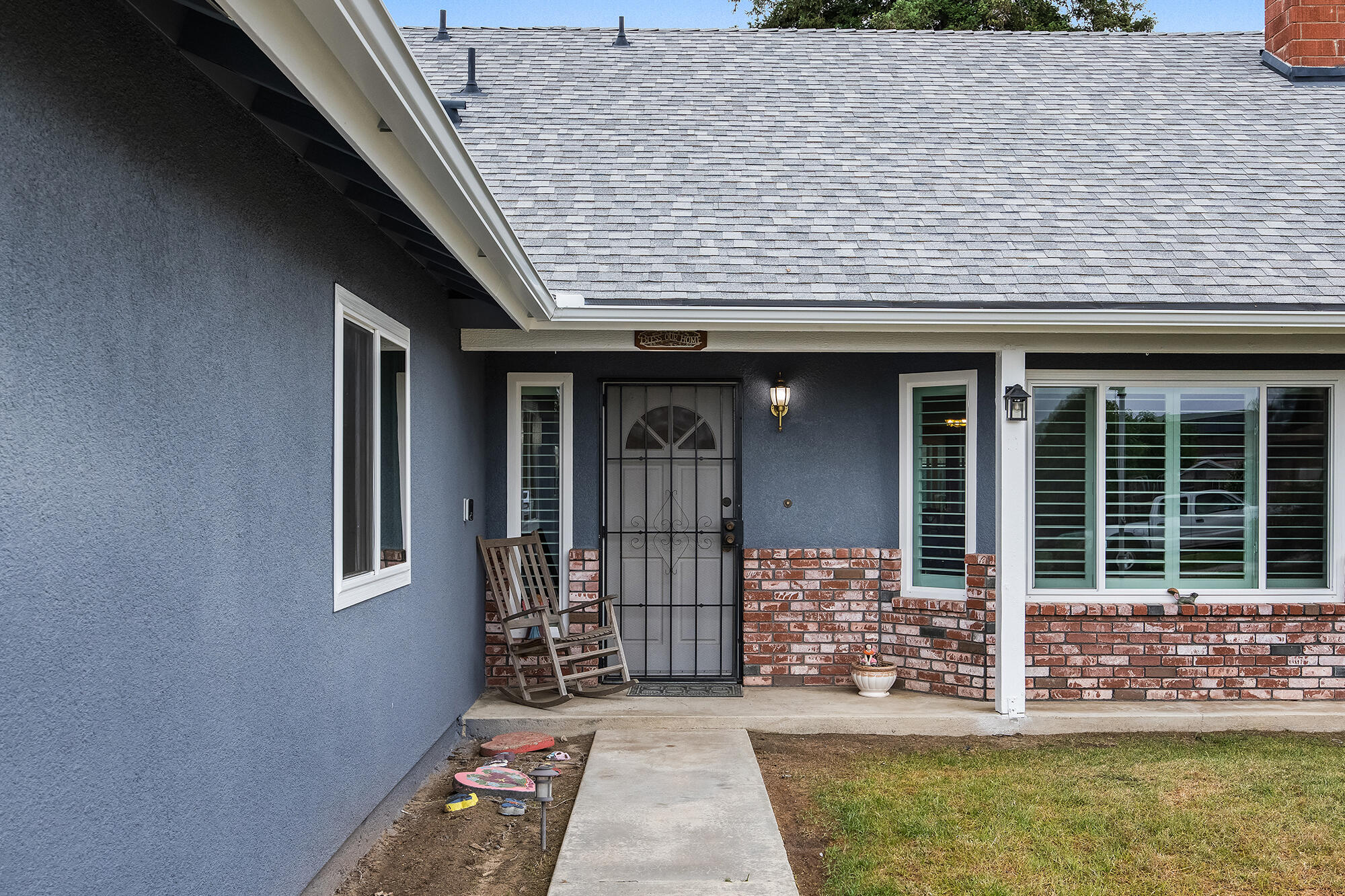 640 Piccadilly Ln, Porterville, CA 93257