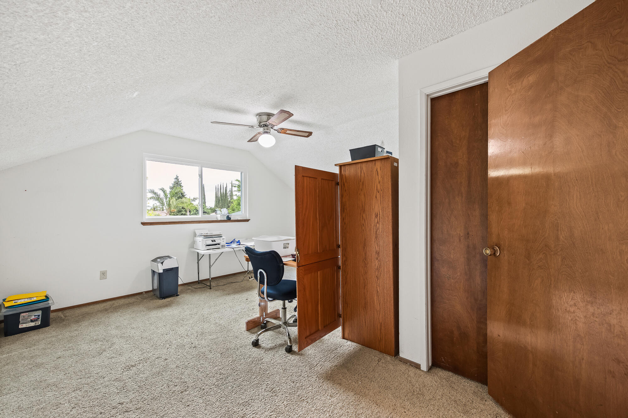 640 Piccadilly Ln, Porterville, CA 93257