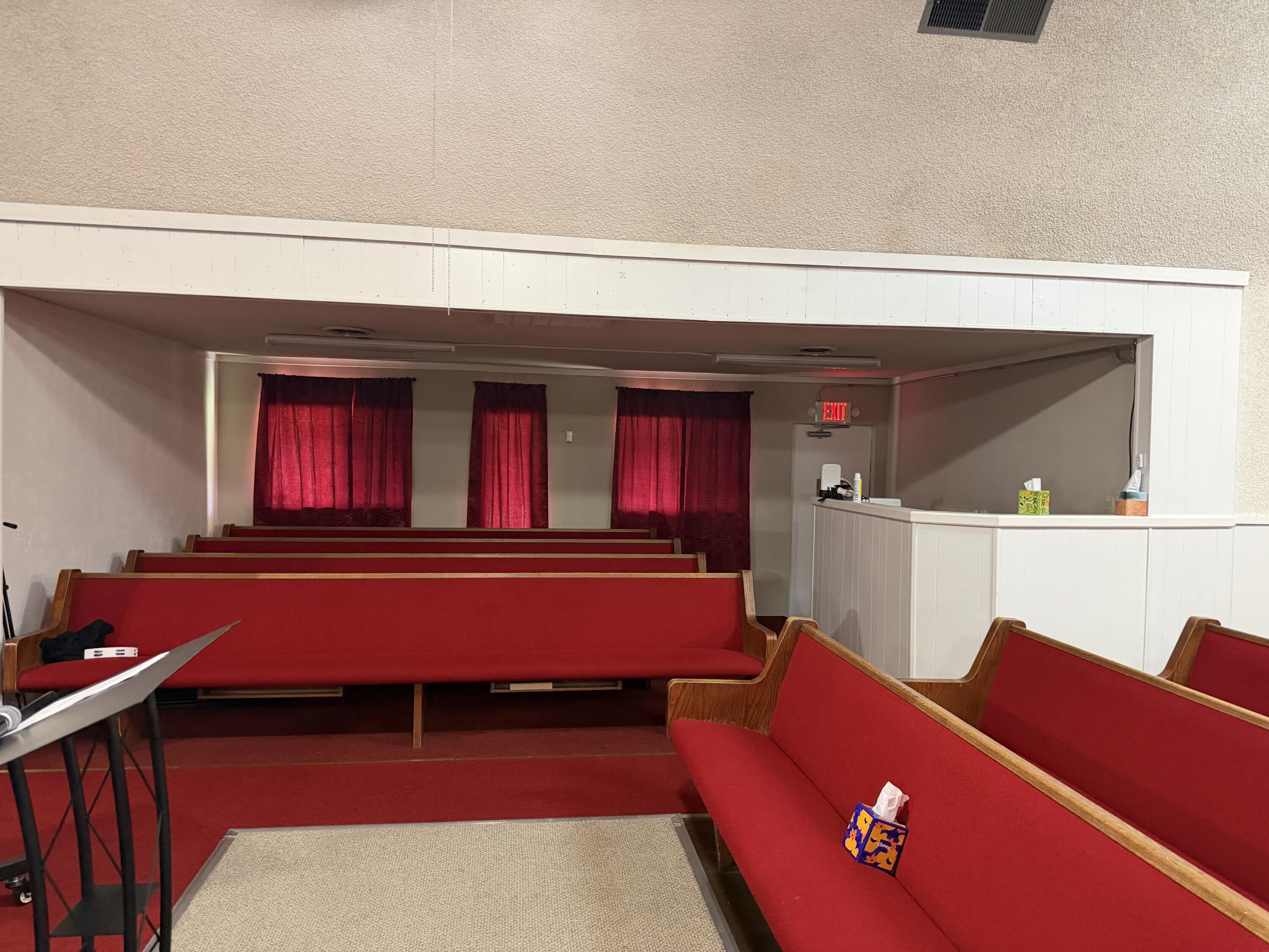 947 W Kern Ave, Tulare, CA 93274