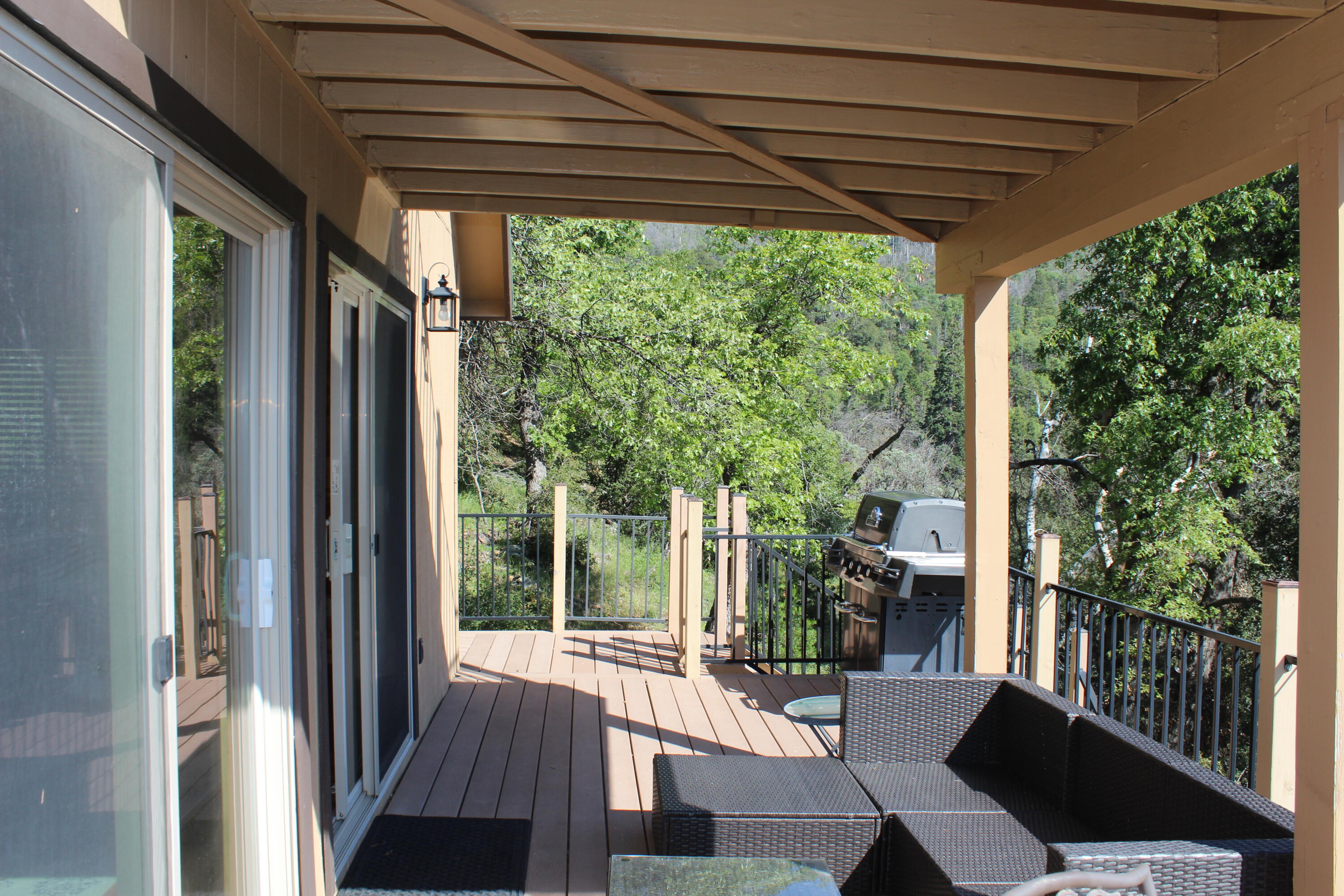 266 Soda Springs Ct, Springville, CA 93265
