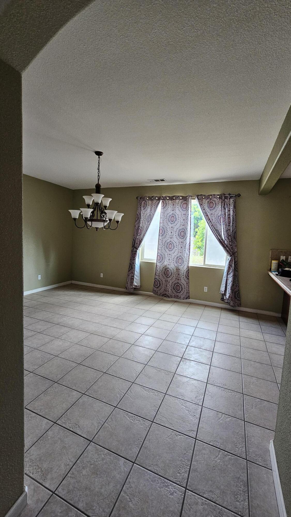 2277 W Wall Ct, Porterville, CA 93257