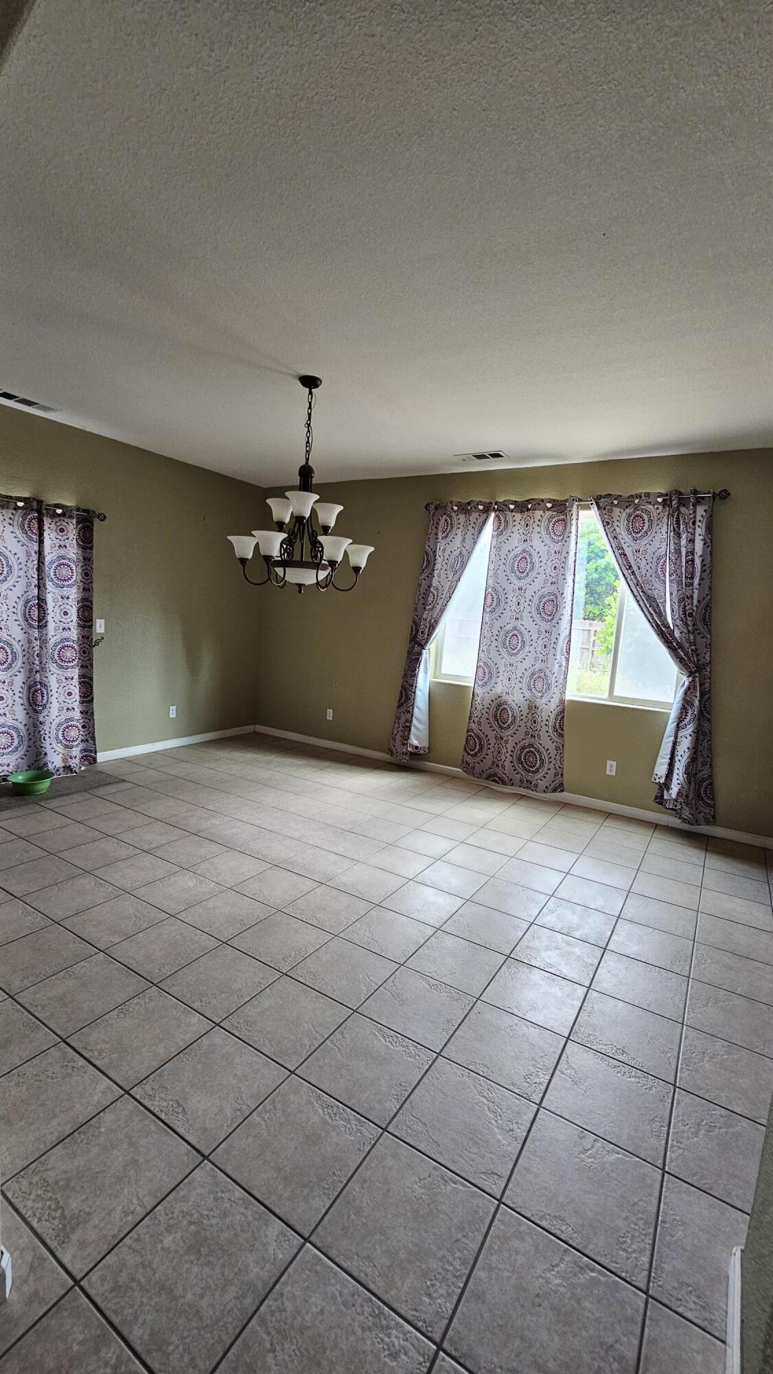 2277 W Wall Ct, Porterville, CA 93257