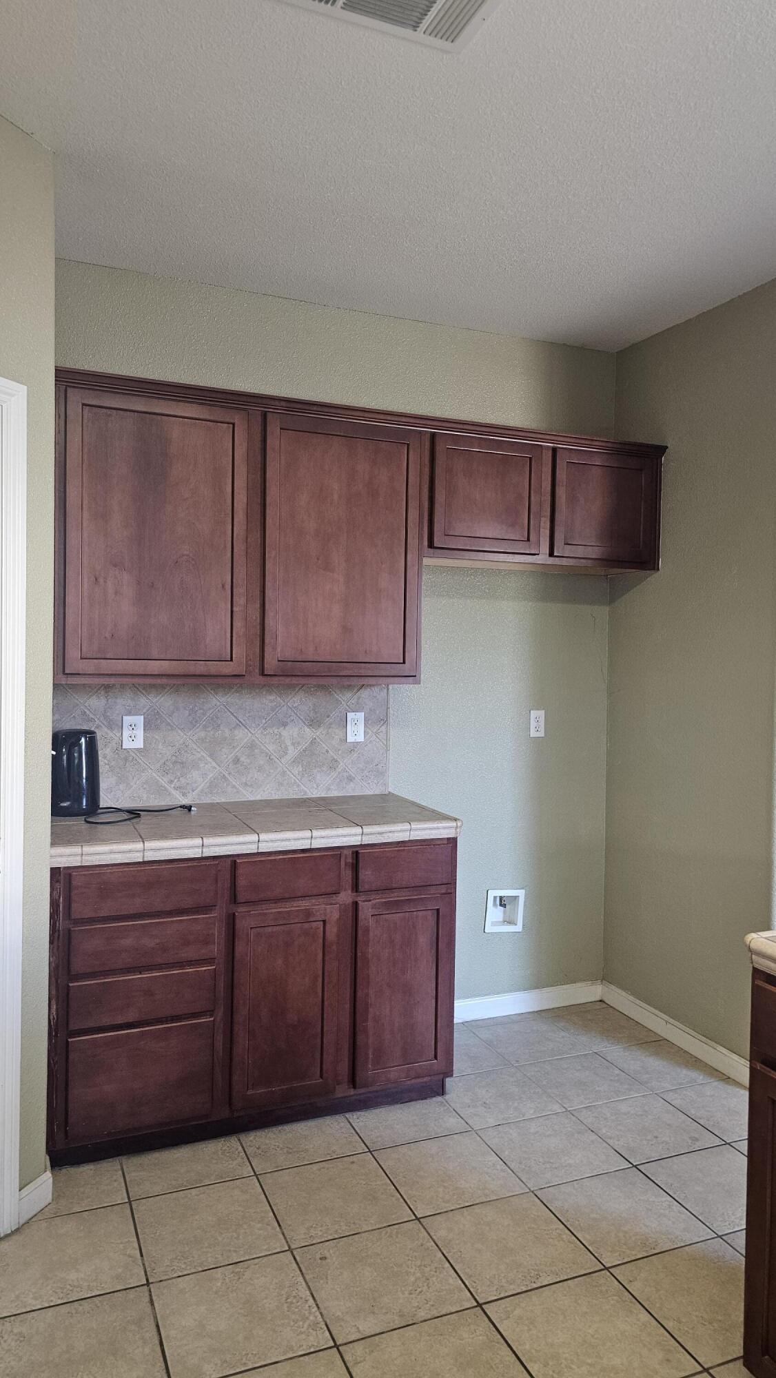 2277 W Wall Ct, Porterville, CA 93257