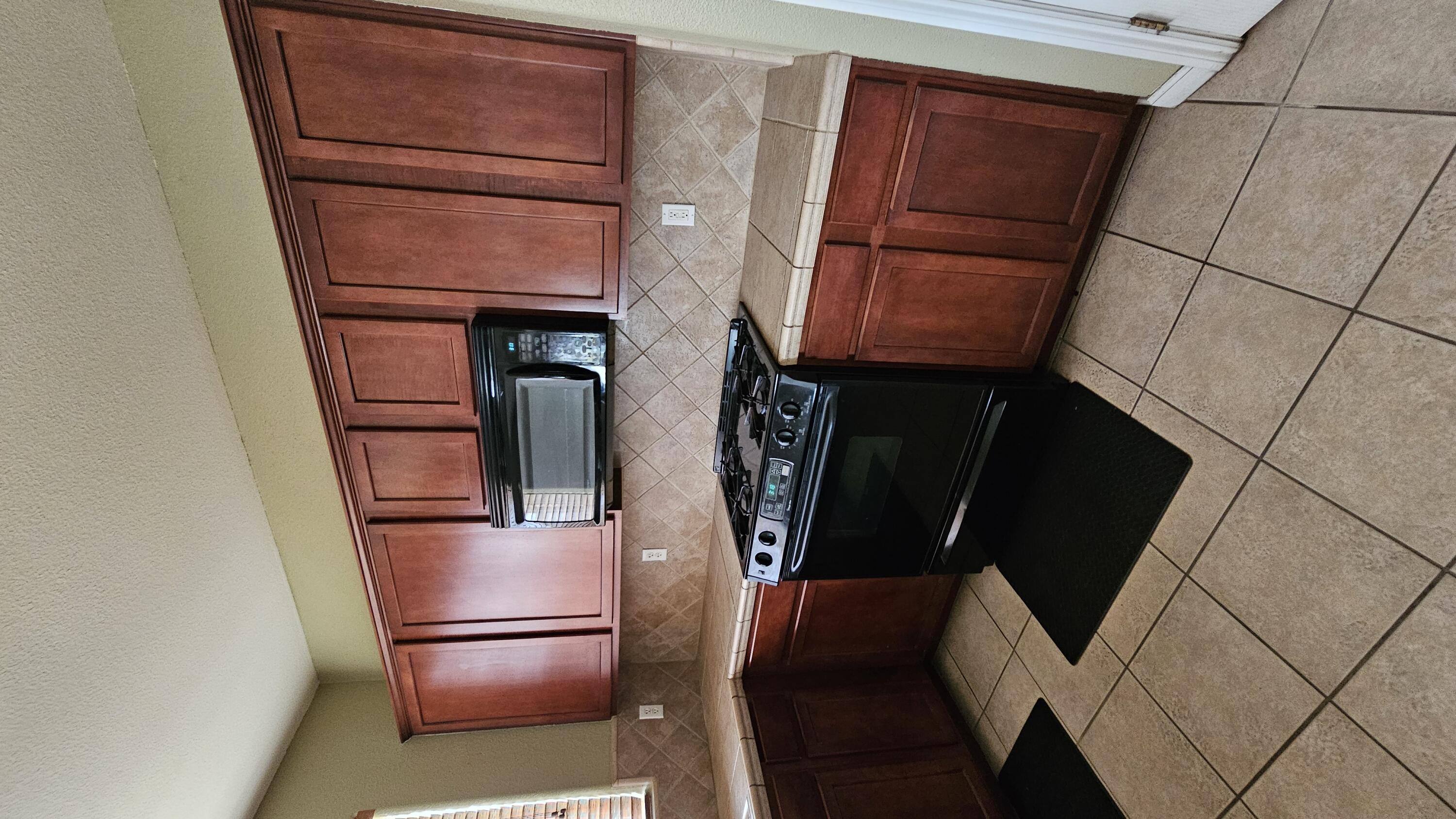 2277 W Wall Ct, Porterville, CA 93257