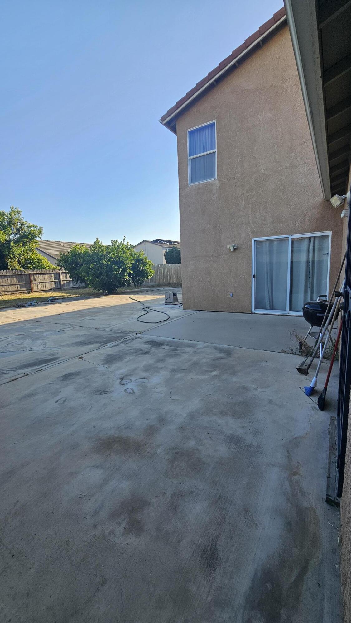 2277 W Wall Ct, Porterville, CA 93257