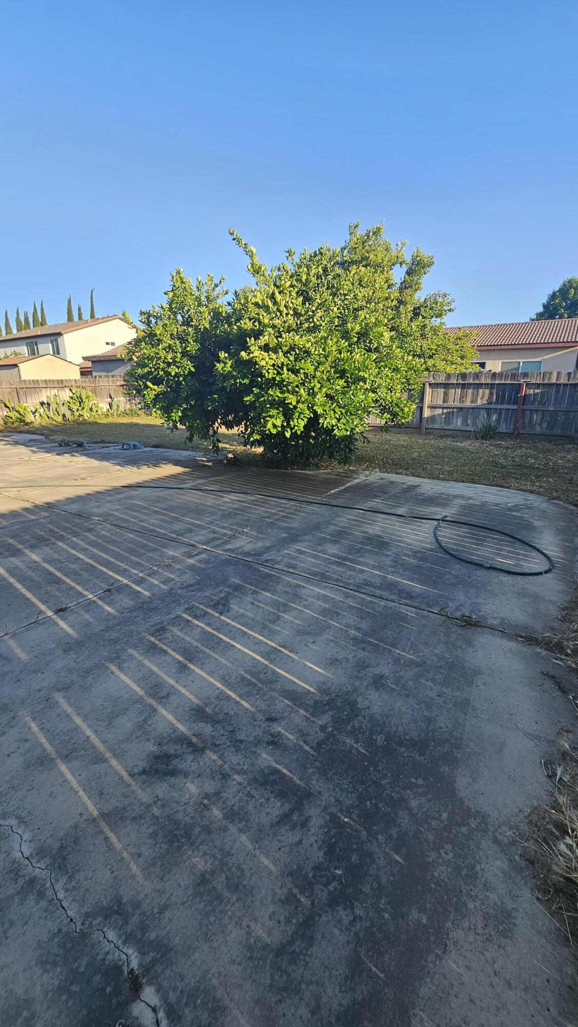 2277 W Wall Ct, Porterville, CA 93257