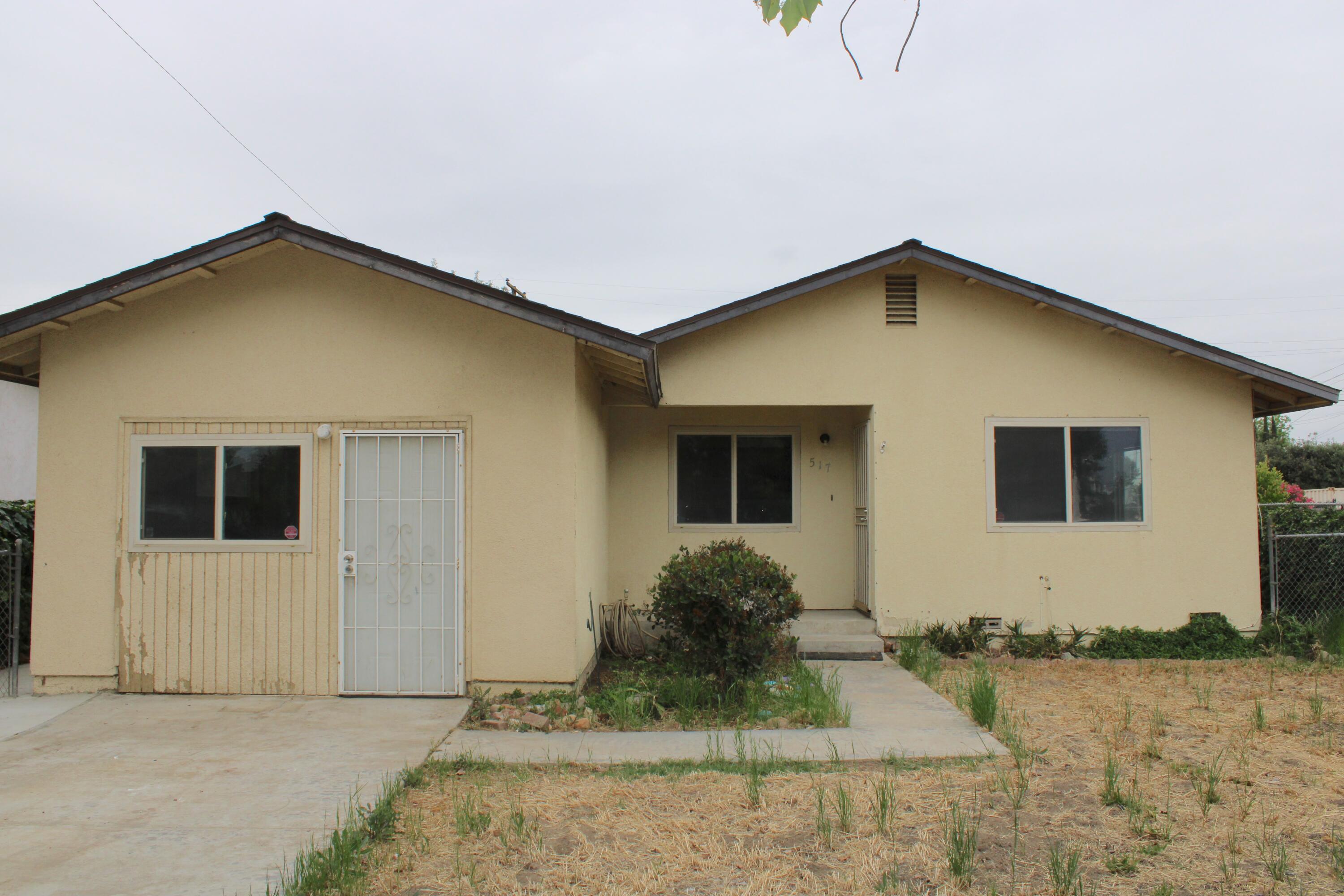 517 S R St, Tulare, CA 93274