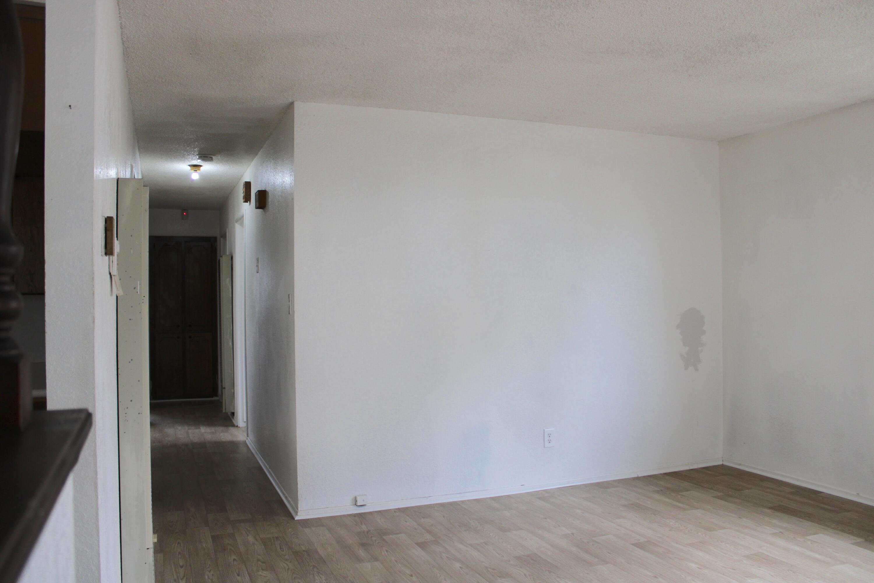517 S R St, Tulare, CA 93274