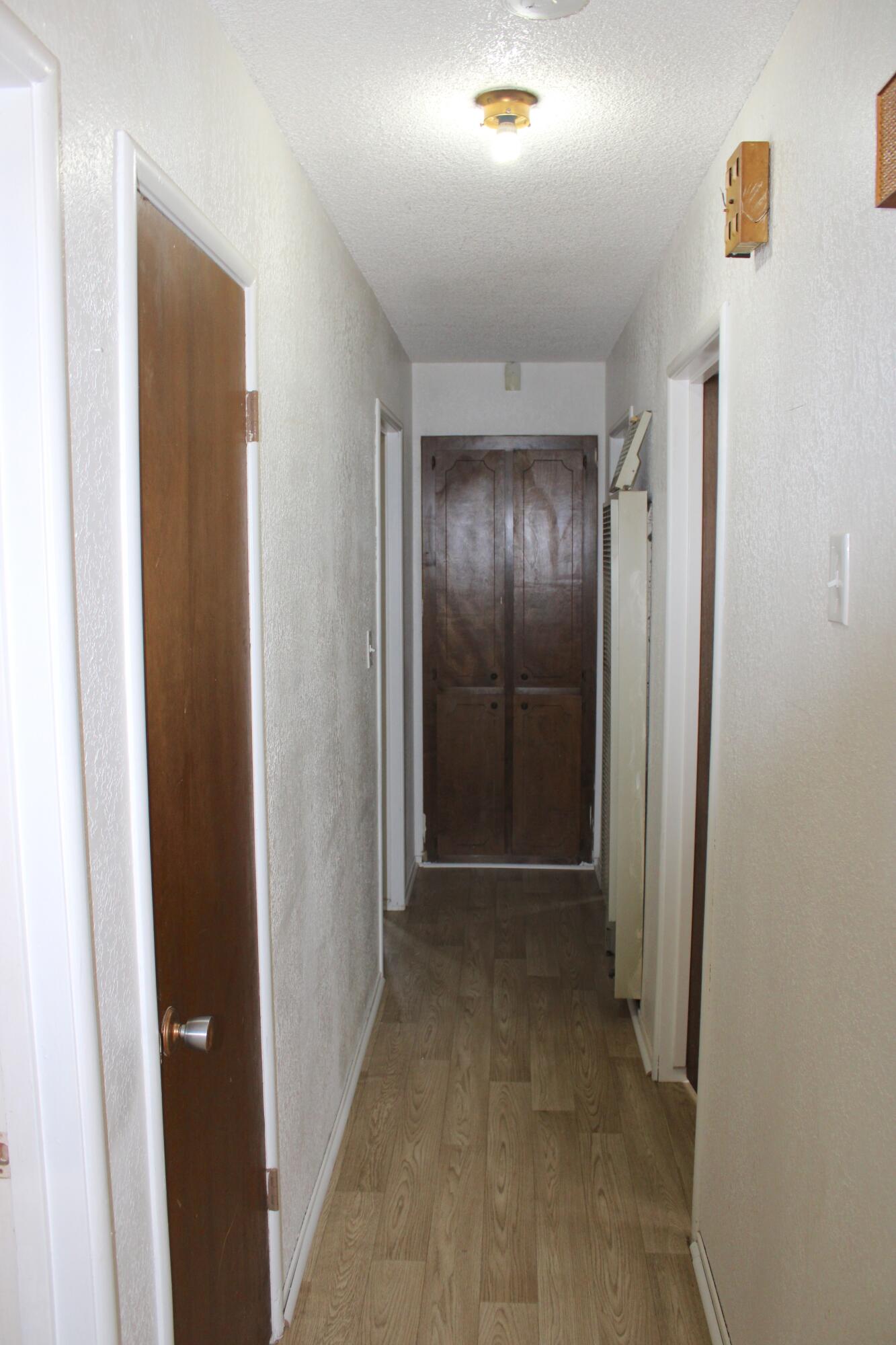 517 S R St, Tulare, CA 93274
