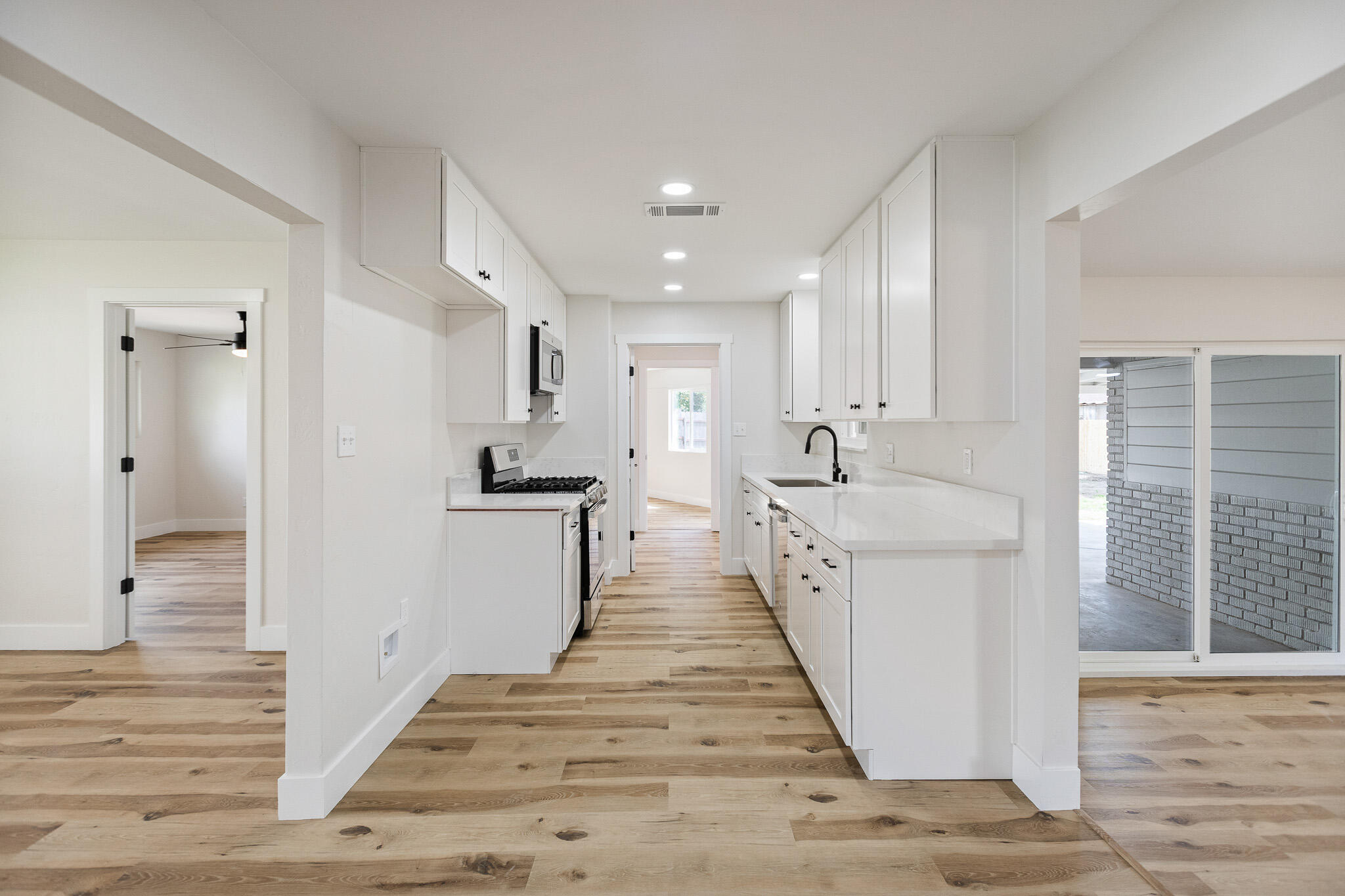 455 Patsy St, Porterville, CA 93257