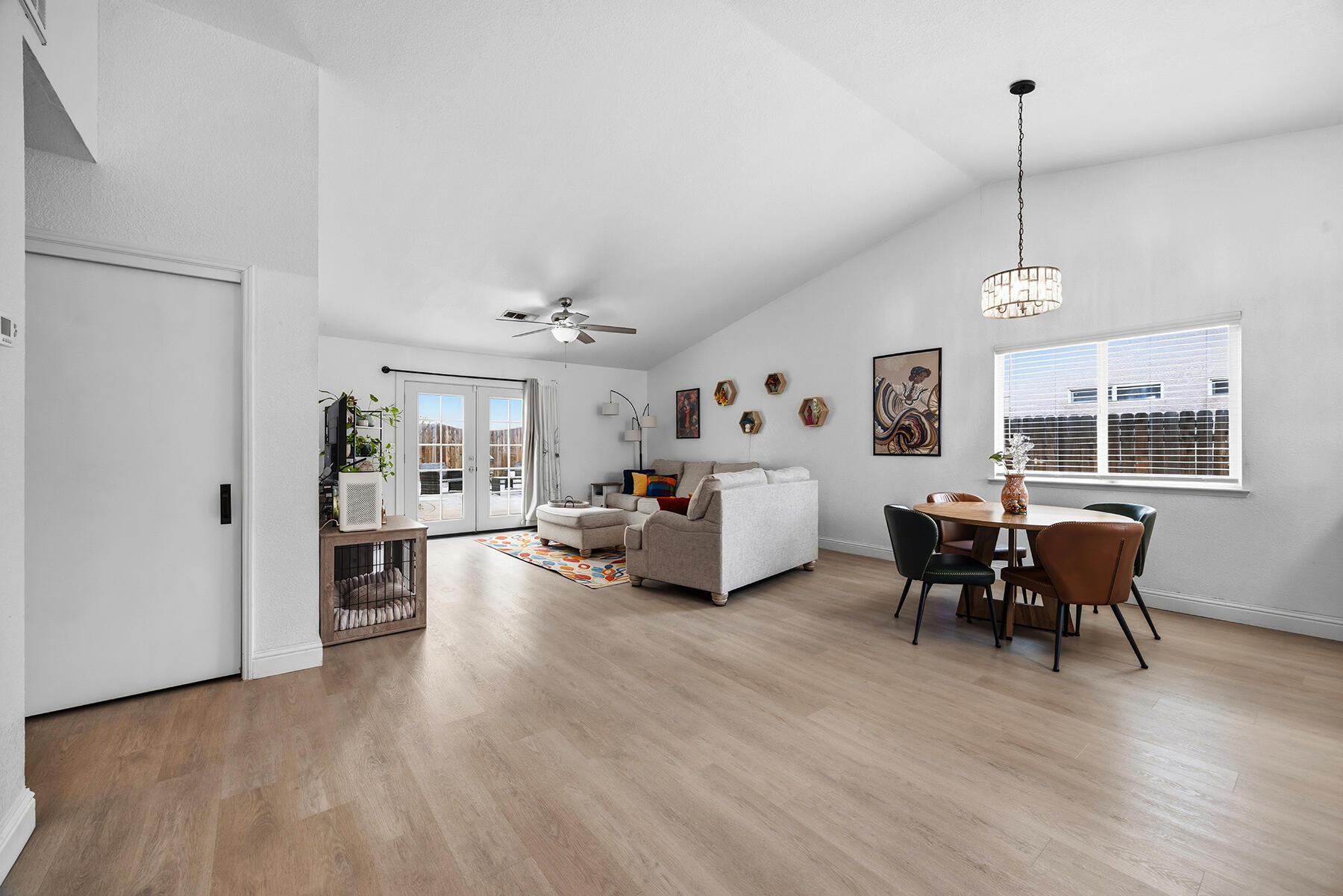 1825 N Liberty Ct, Visalia, CA 93292