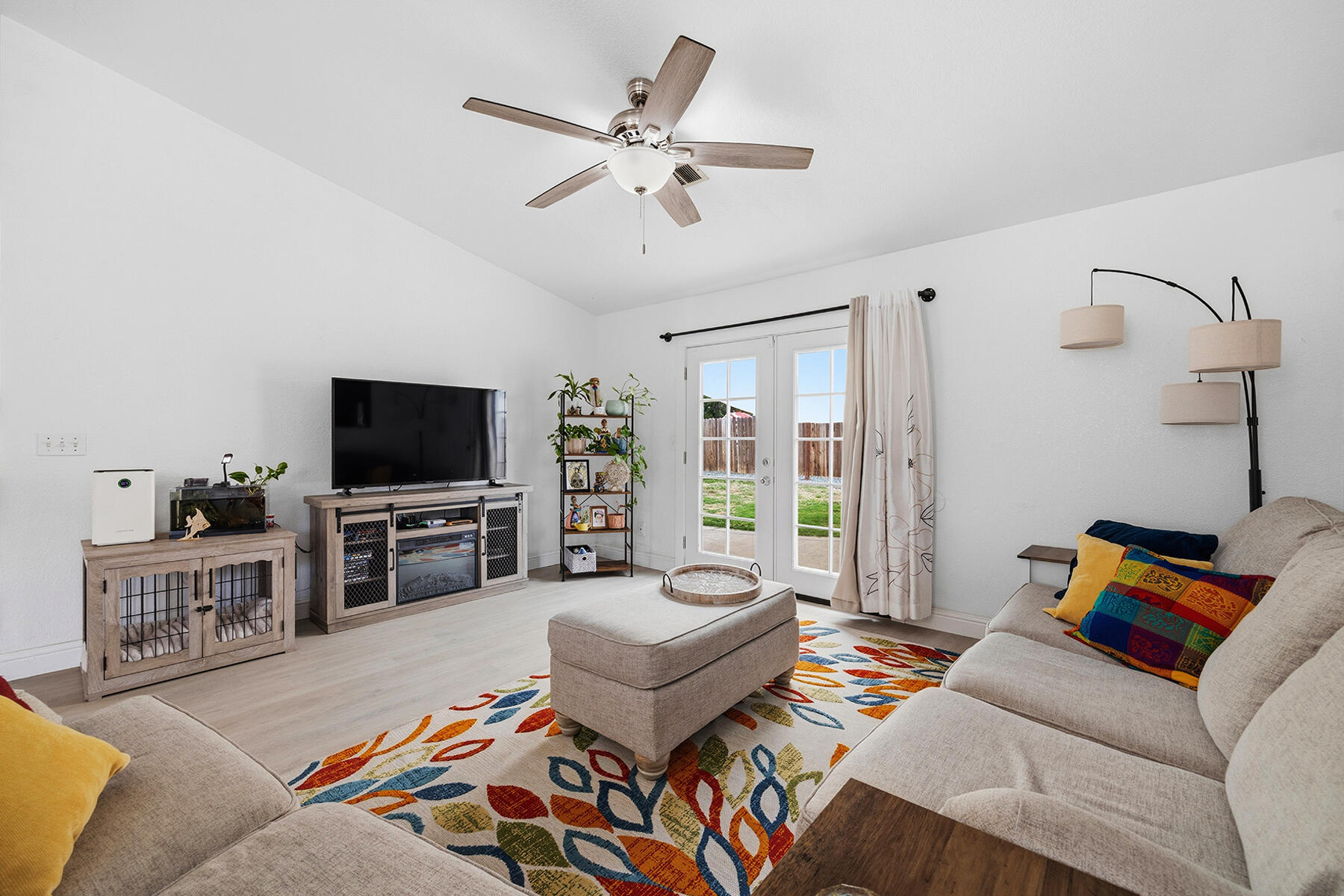 1825 N Liberty Ct, Visalia, CA 93292