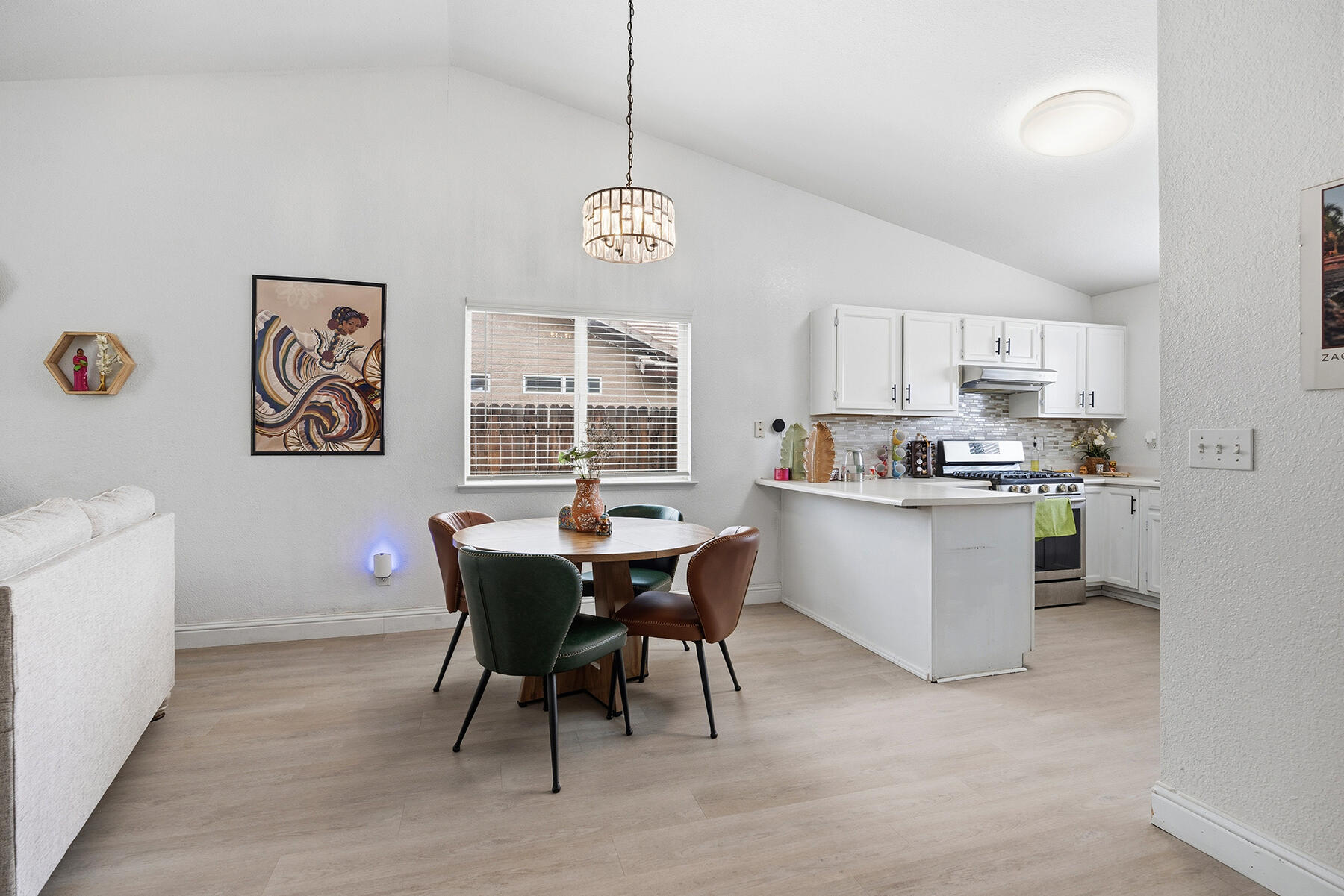 1825 N Liberty Ct, Visalia, CA 93292