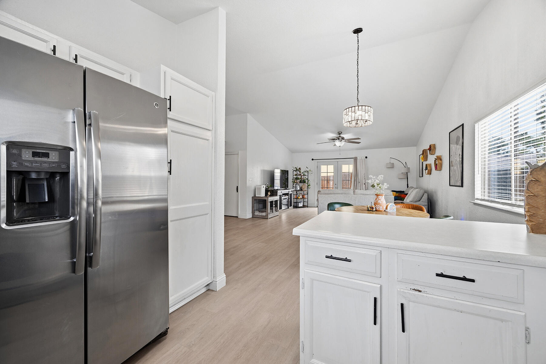 1825 N Liberty Ct, Visalia, CA 93292