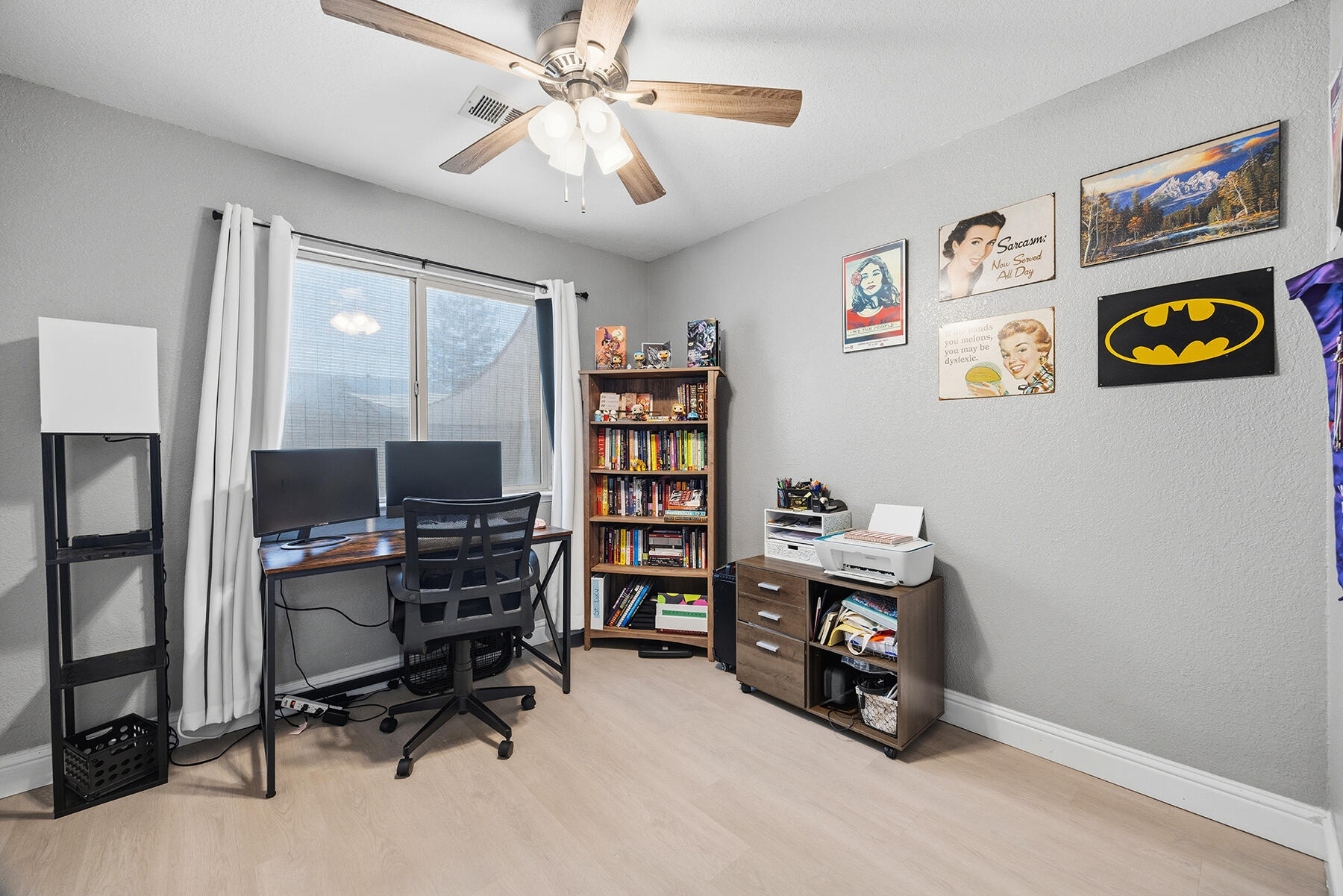 1825 N Liberty Ct, Visalia, CA 93292