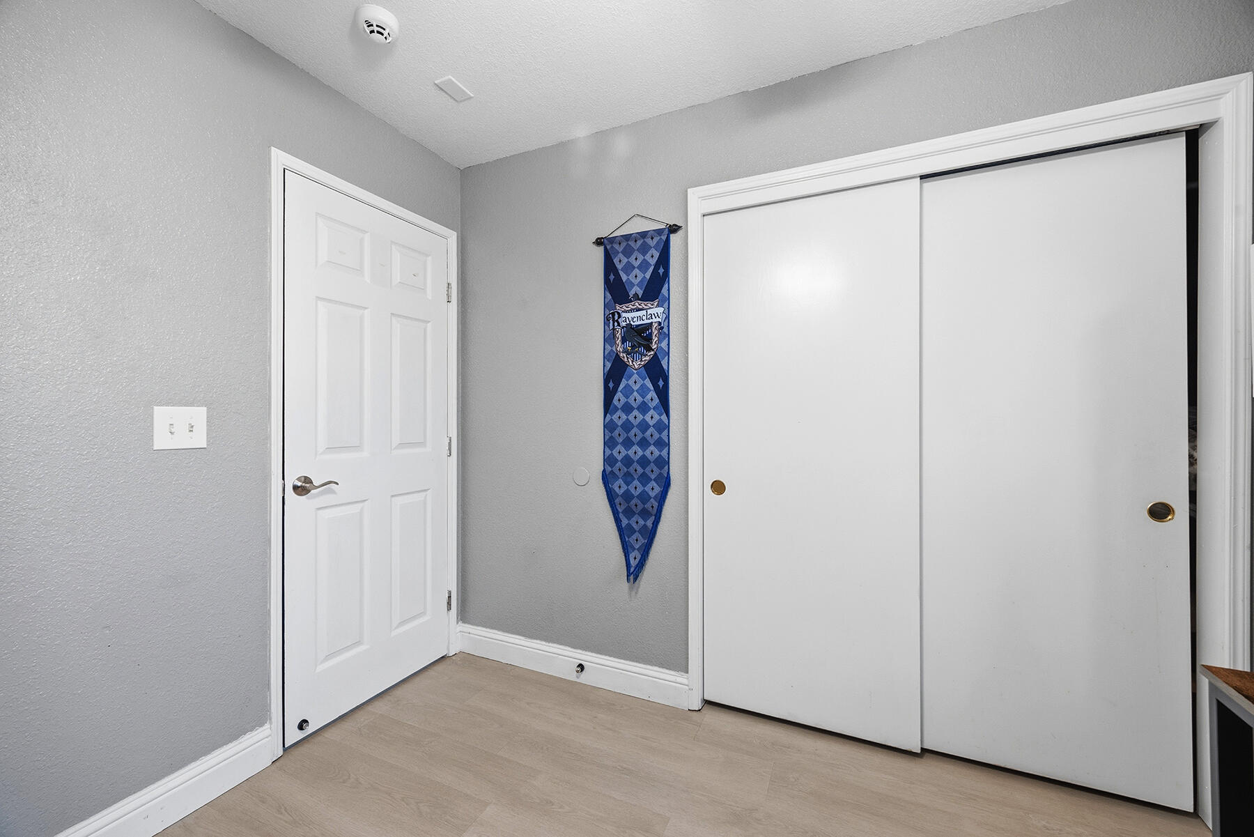 1825 N Liberty Ct, Visalia, CA 93292